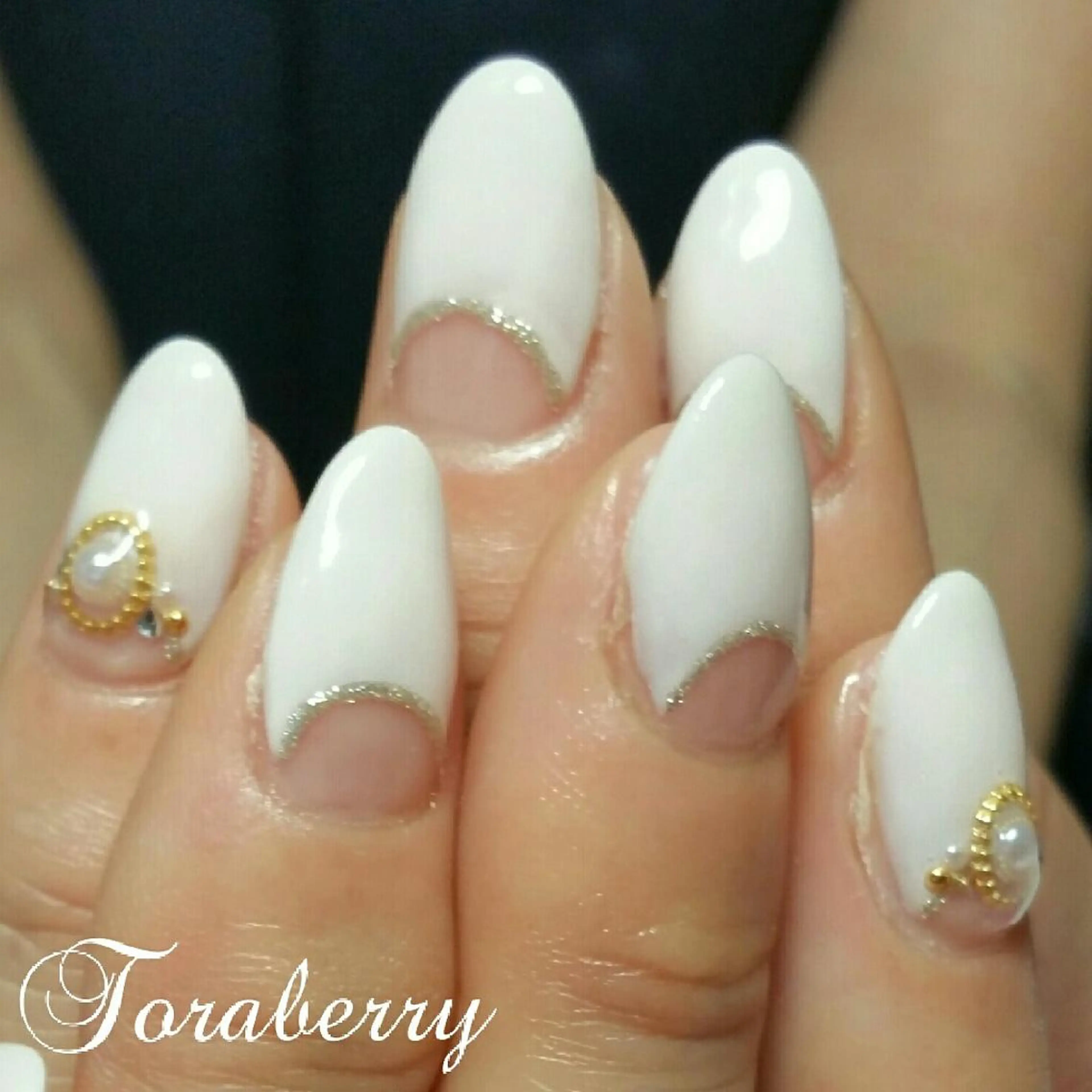 ネイル フレンチネイル 逆フレンチ ネイリスト なつみのネイルデザイン