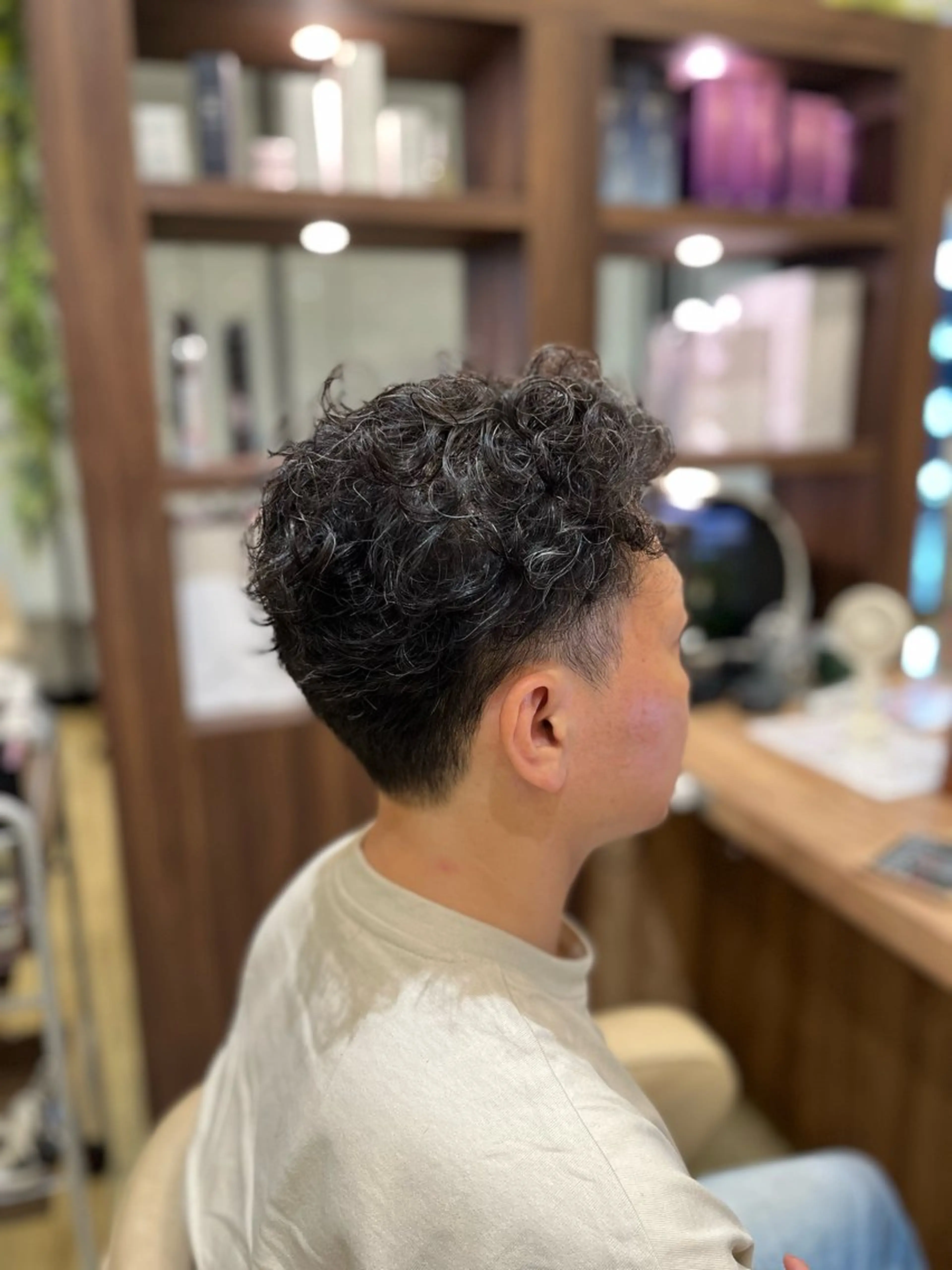 パーマ メンズ 岩橋 華織のヘアスタイル