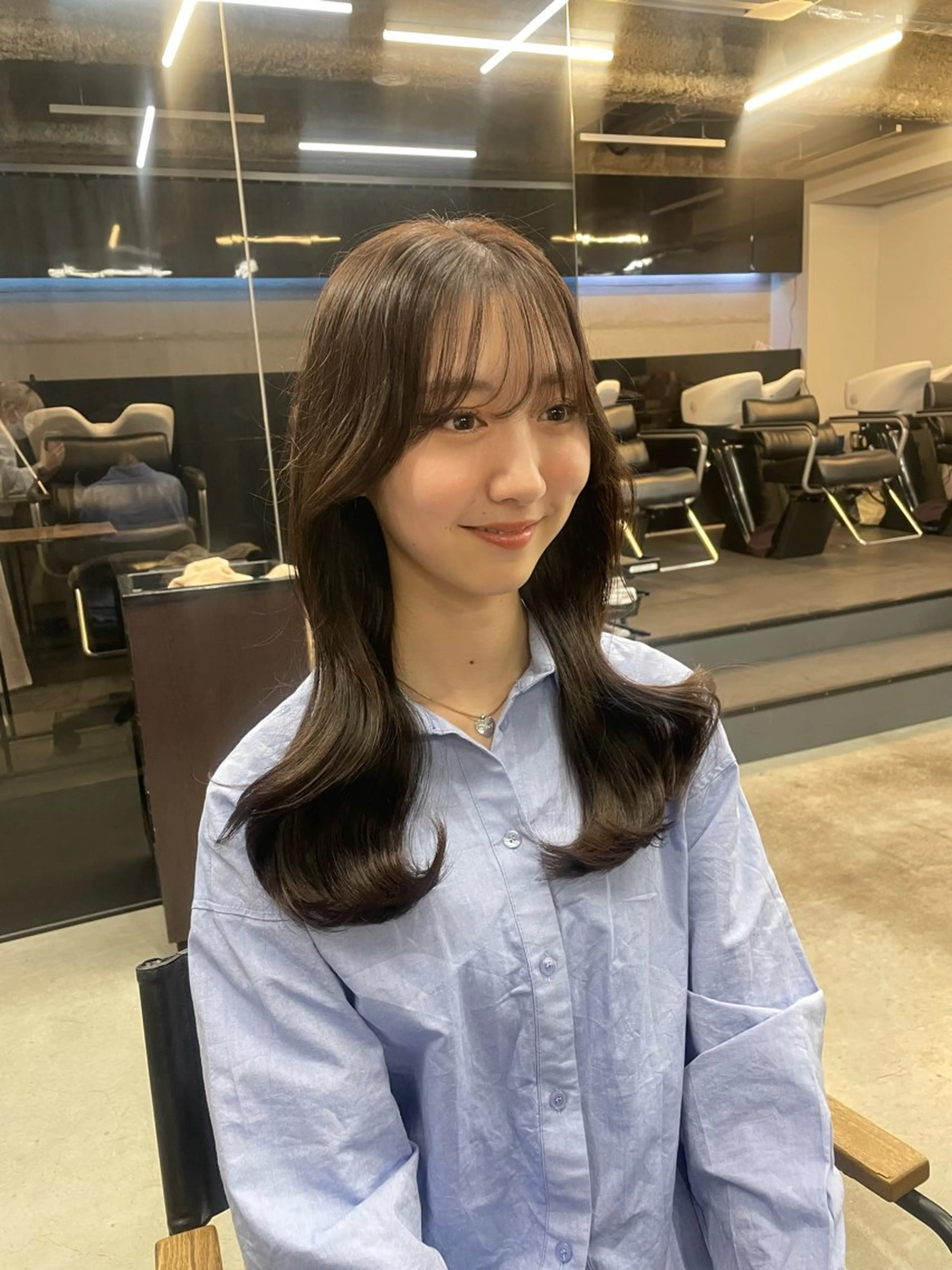 セミロング 伊藤 莉奈　韓国ヘアのヘアスタイル