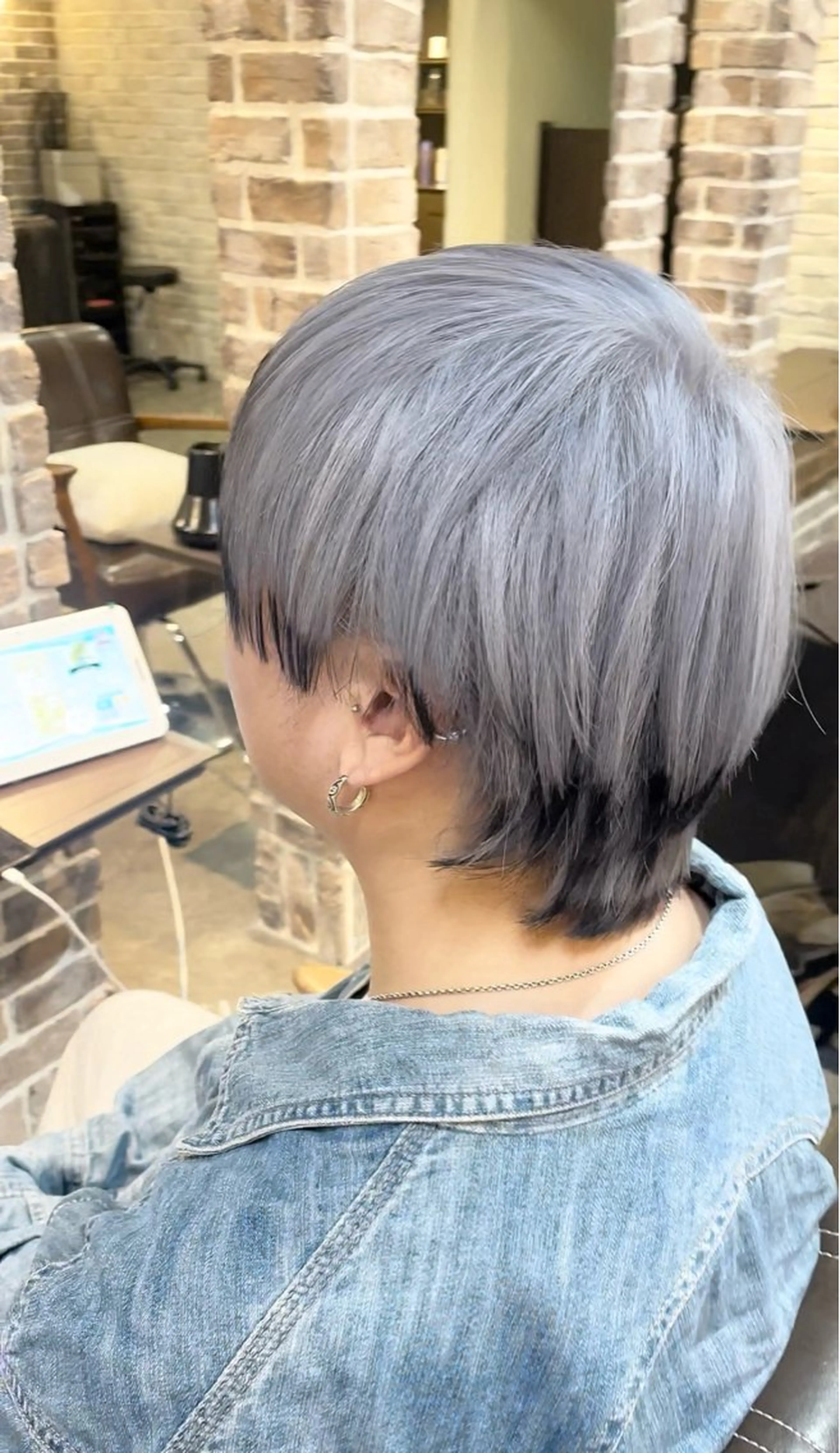 ショート カラー 黒髪 シルバー ACROあべの店所属・艶カラー/インナー /グラデ/大西小百合のヘアスタイル