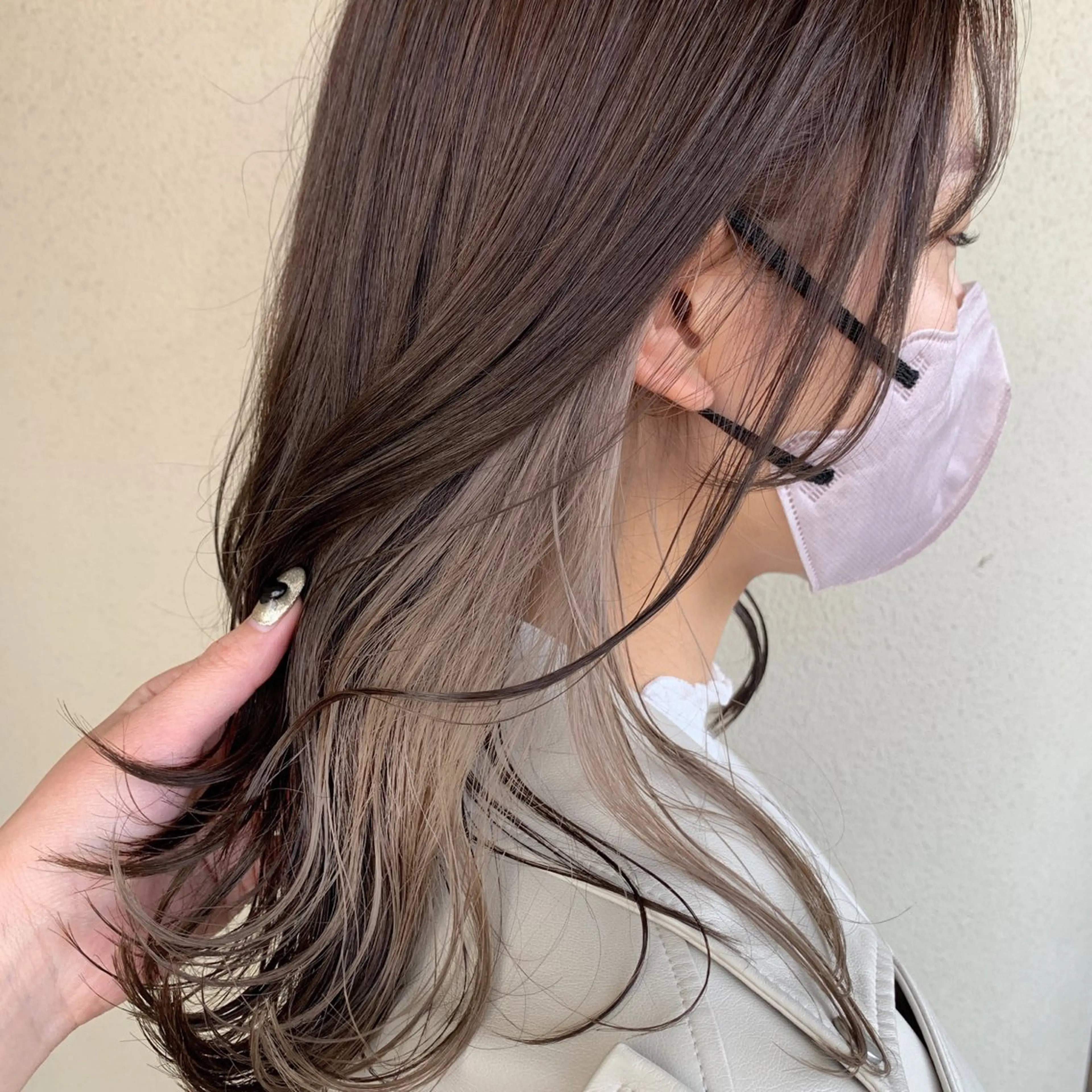 ミディアム カラー ベージュカラー インナーカラー カット ヘアカラー regalo Acari🍎のヘアスタイル