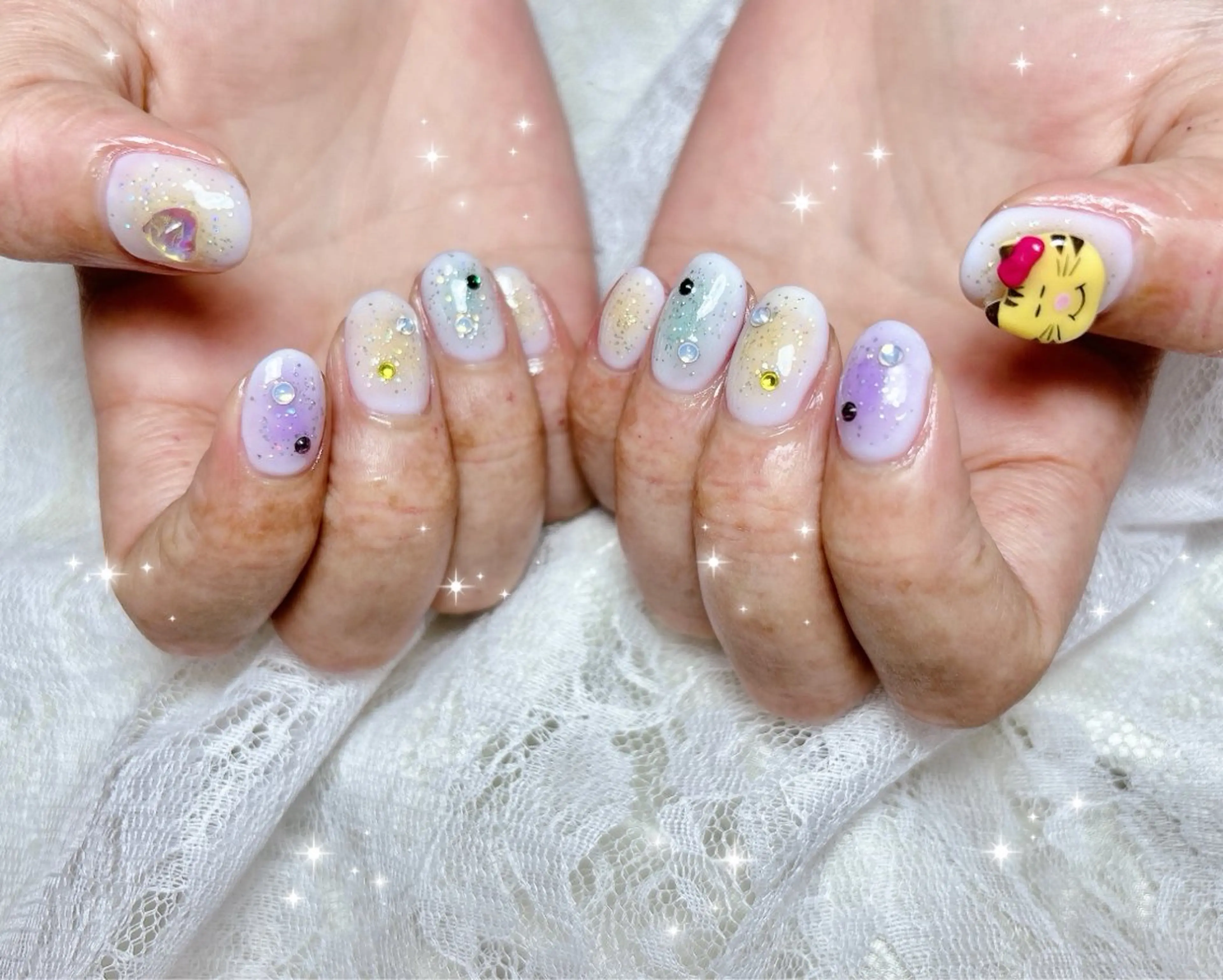 ネイル チークネイル ハンドネイル FLARE NAIL フレアネイルのネイルデザイン