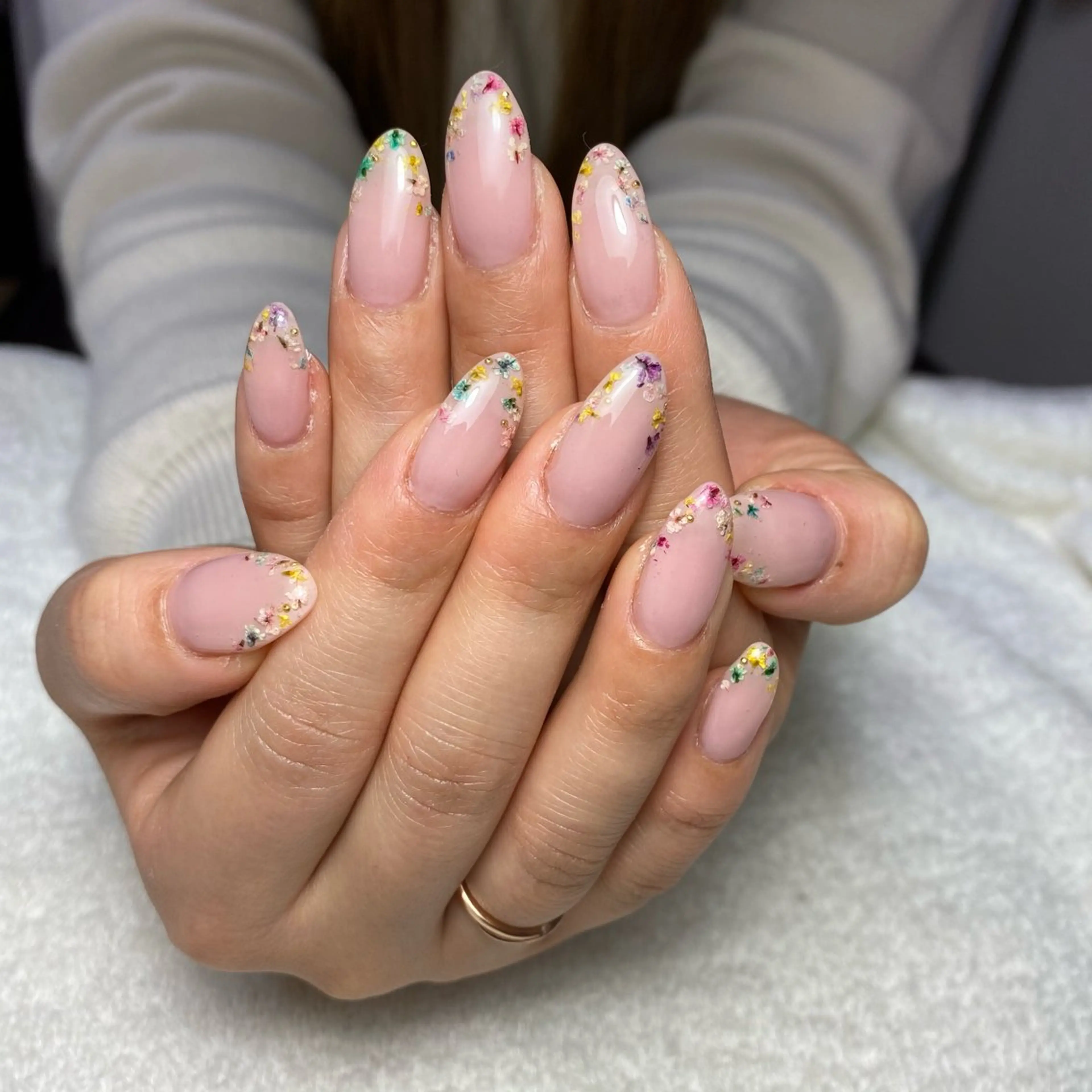 ネイル フレンチネイル 春ネイル ハンドネイル COCO +のエステ・リラクイメージ