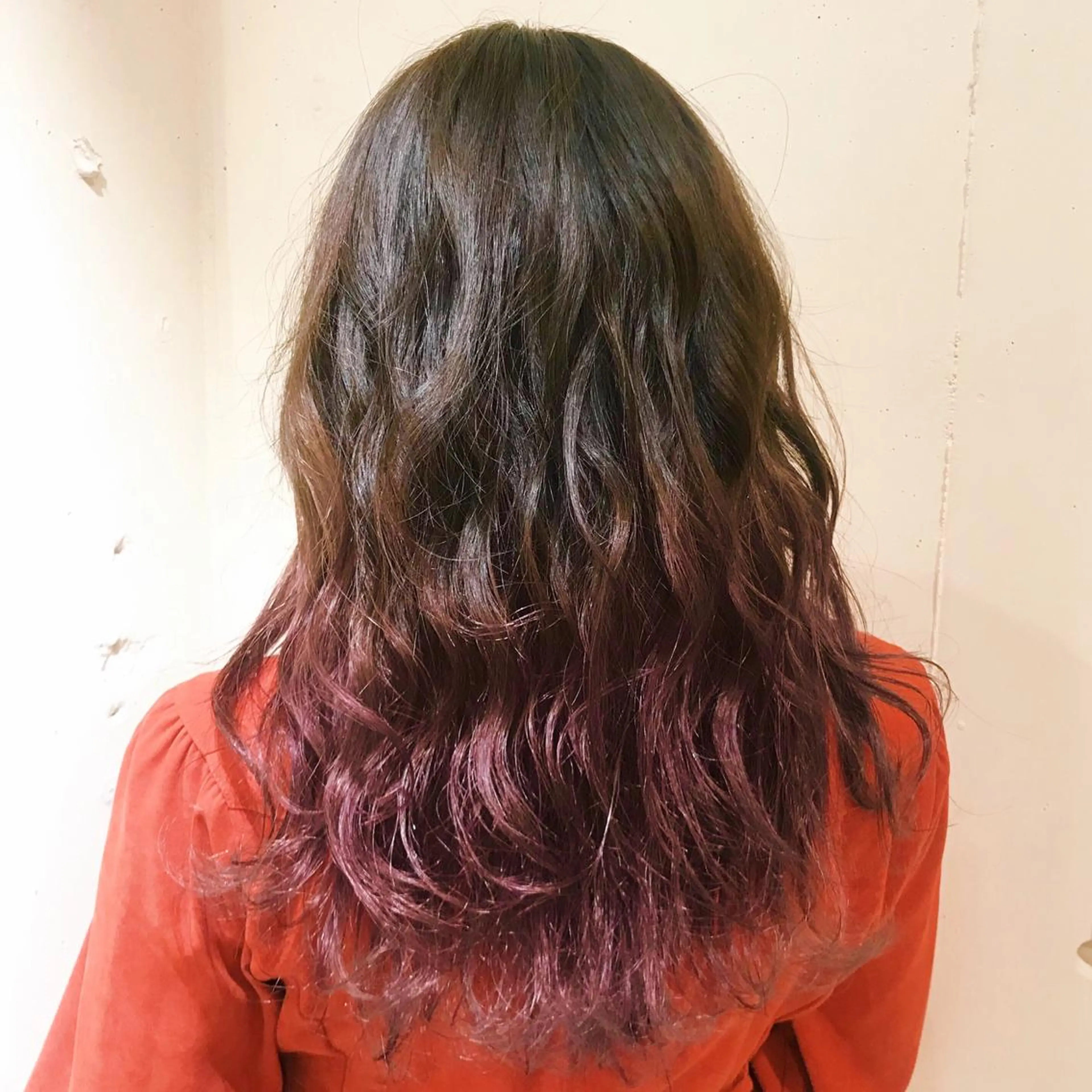 セミロング カラー スナコザワ レナのヘアスタイル