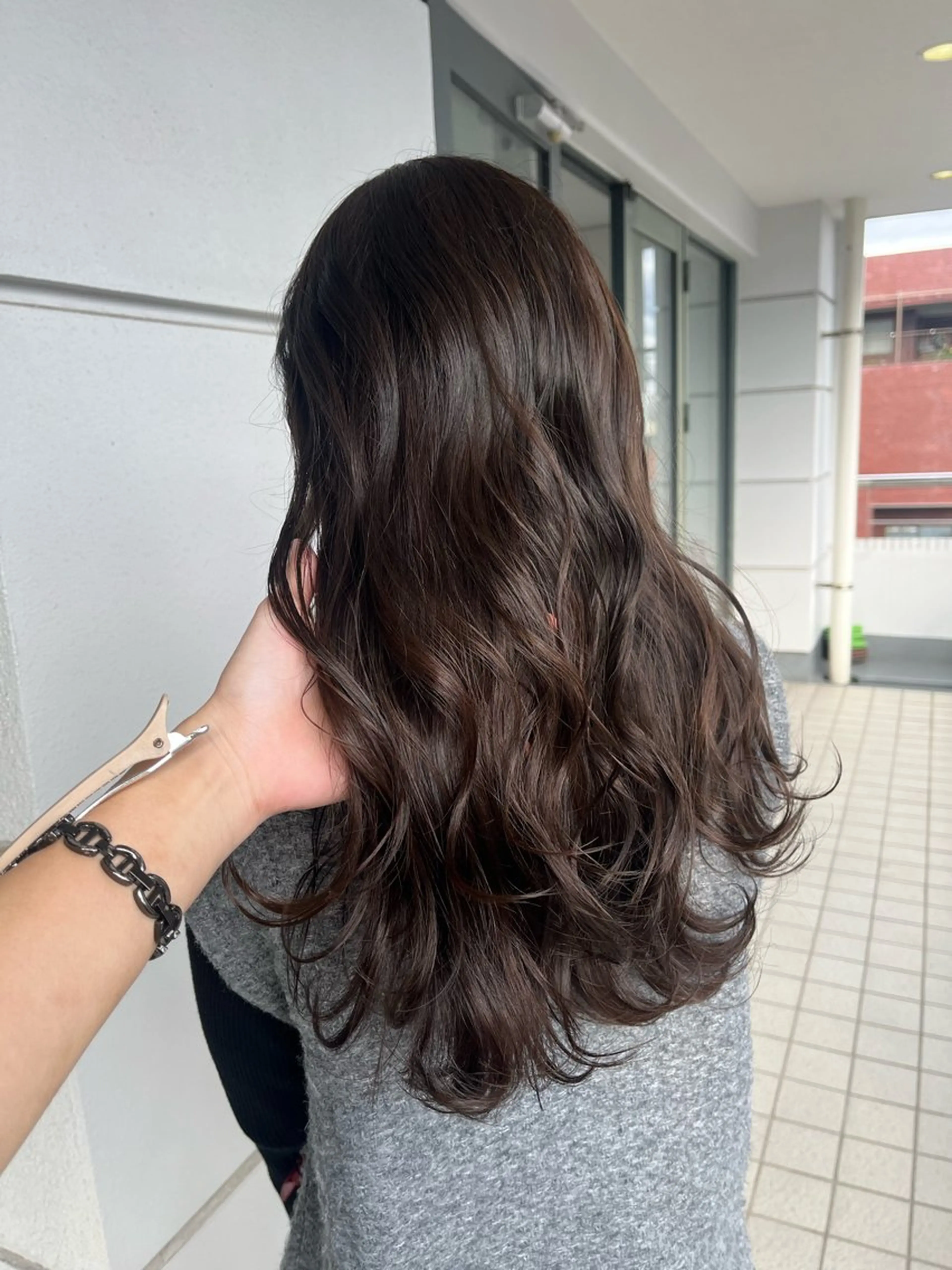 ロング アッシュ アッシュブラウン 髪質改善×ブリーチ 無しWカラー🫧天神のヘアスタイル