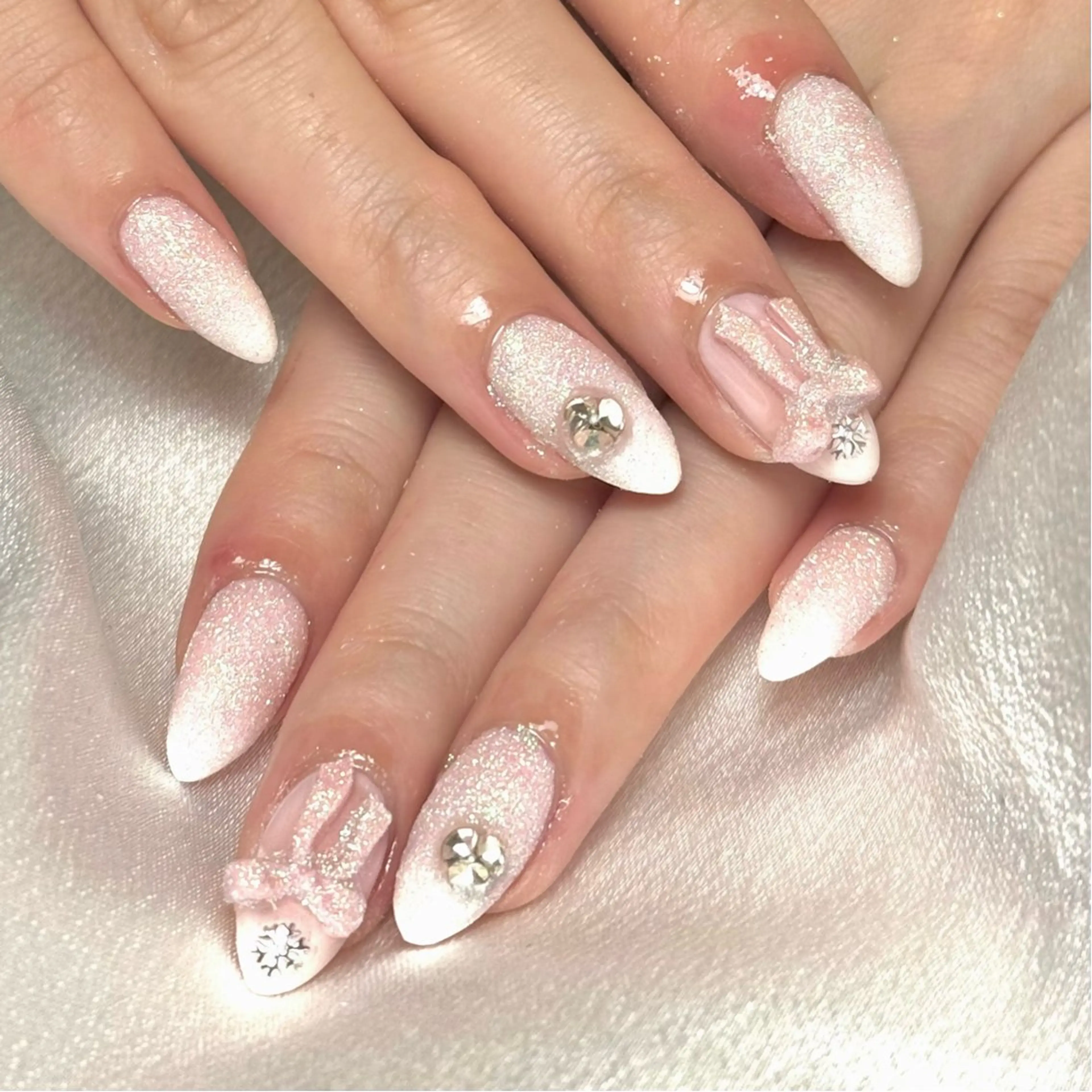 ネイル ハンドネイル ルシイ🎀新宿長さ 出しパーツ専門店のネイルデザイン