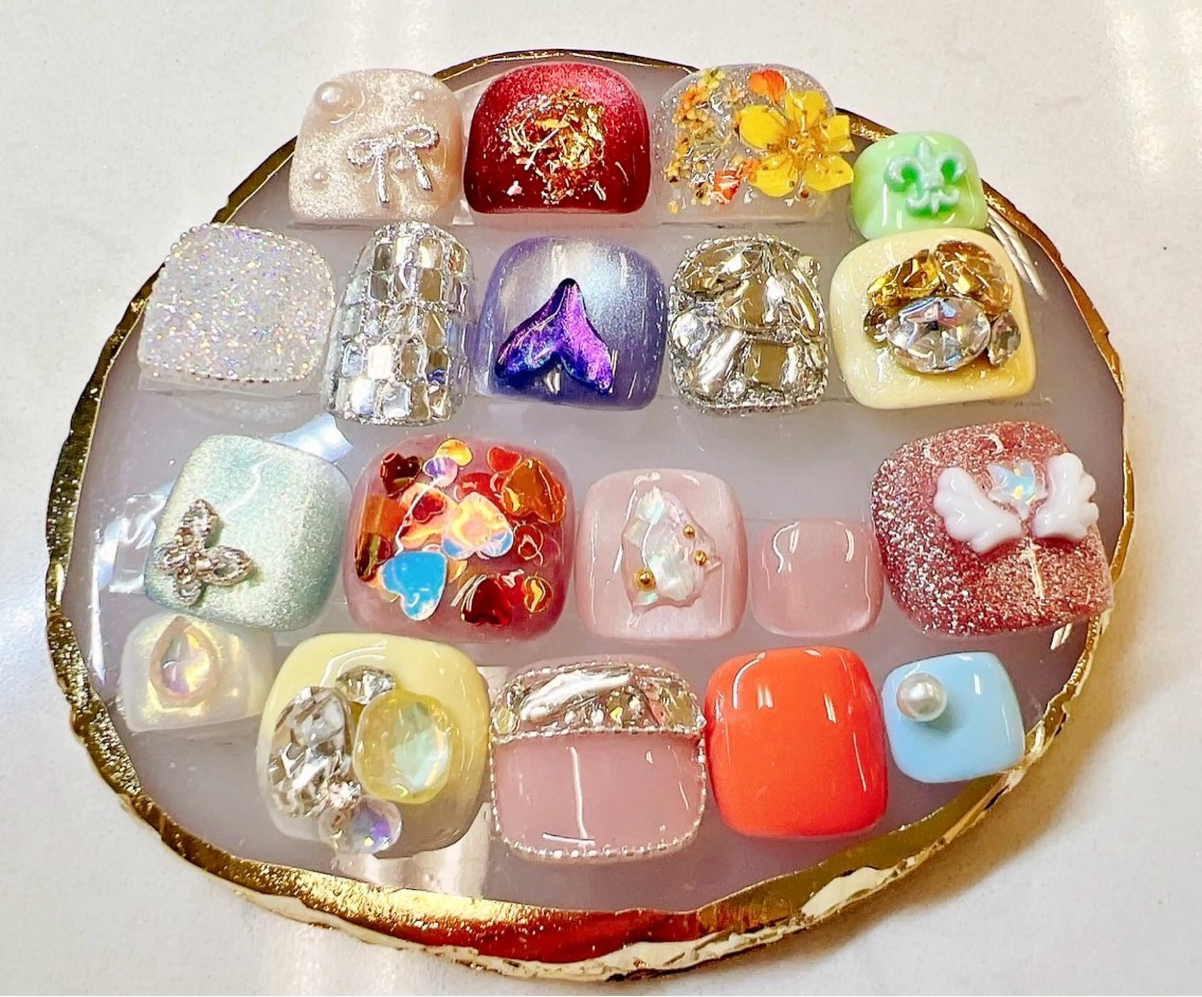 ネイル フレンチネイル ジェルネイル ガラスフレンチ グラデーション ハート Queeens nailのネイルデザイン