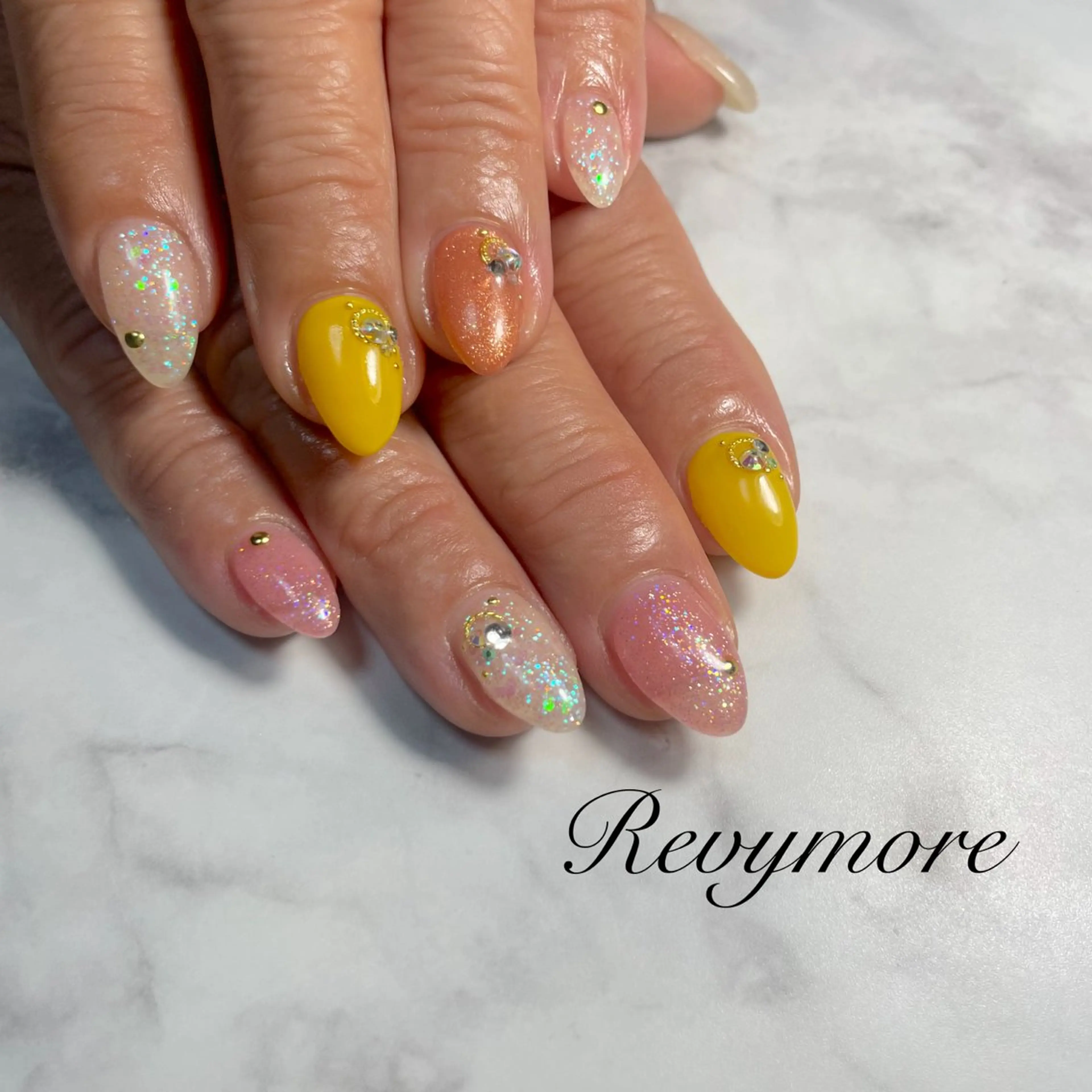 ネイル ジェルネイル ニュアンスネイル オフィスネイル オレンジ シンプルネイル nail salon Revymoreのネイルデザイン