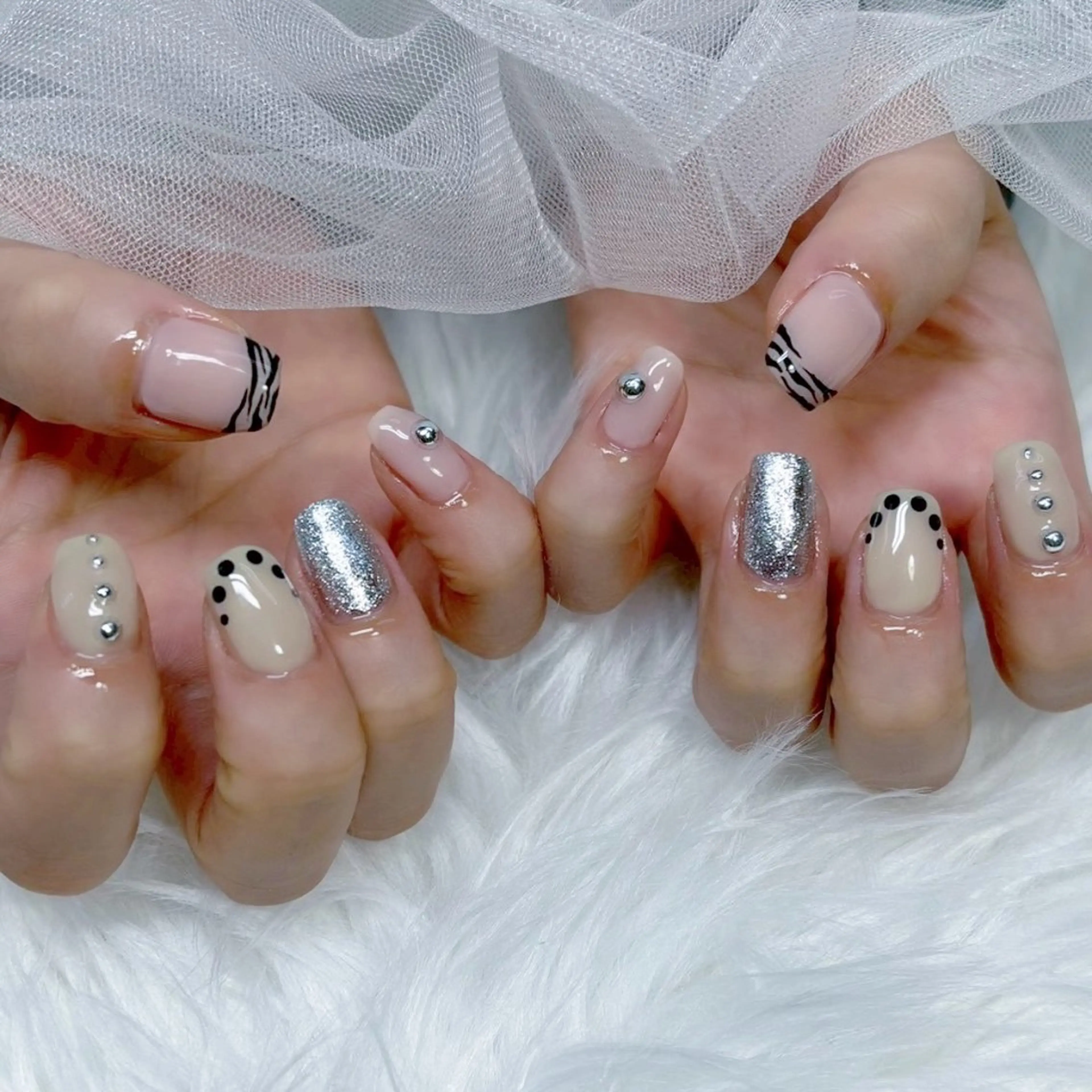 ネイル ドット ハンドネイル 中野駅徒歩1分 ミオのネイルデザイン