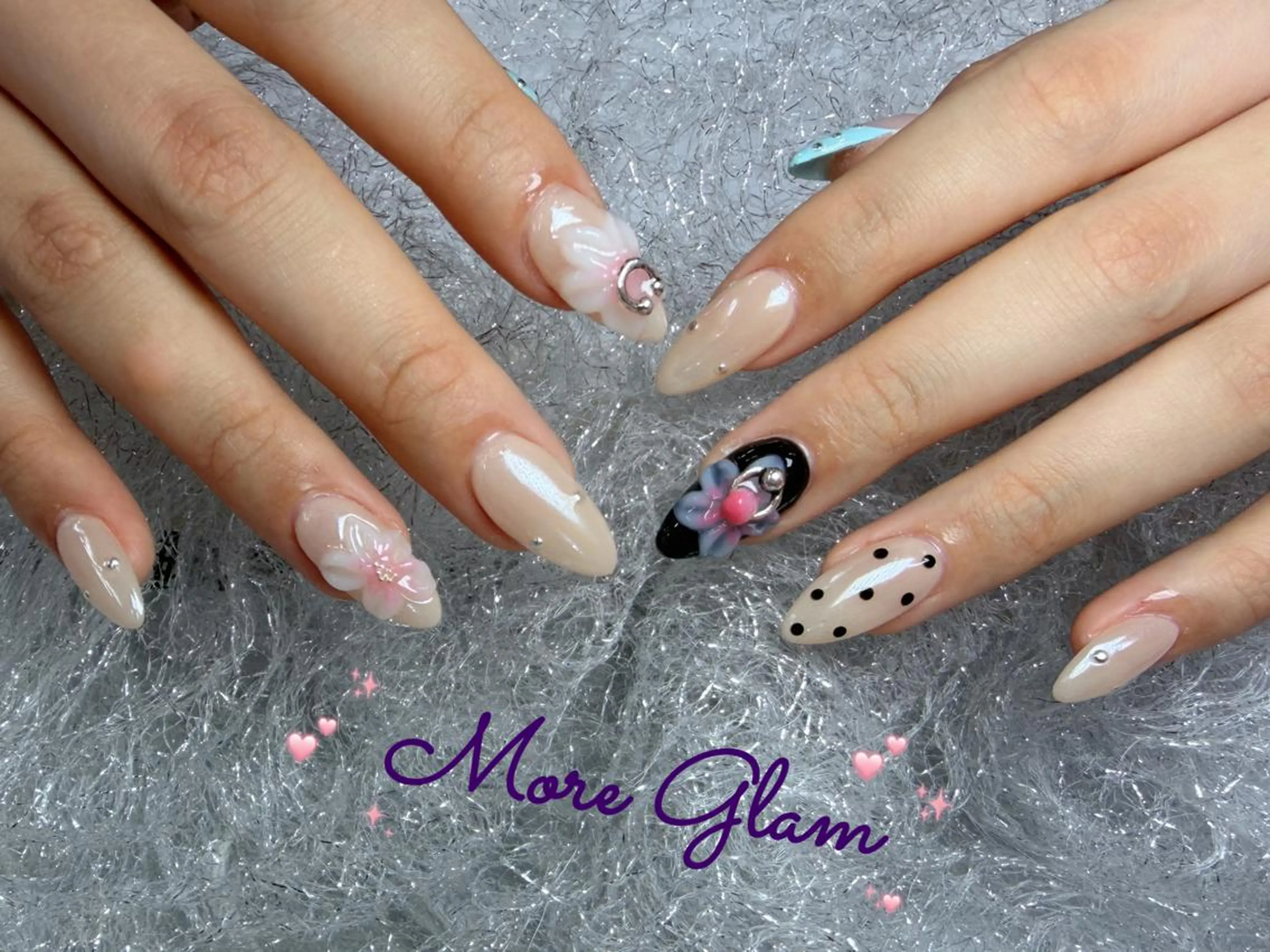 ネイル 長さ出し フットネイル フレンチネイル ジェルネイル ガラスフレンチ More Glam 池袋東口店のネイルデザイン