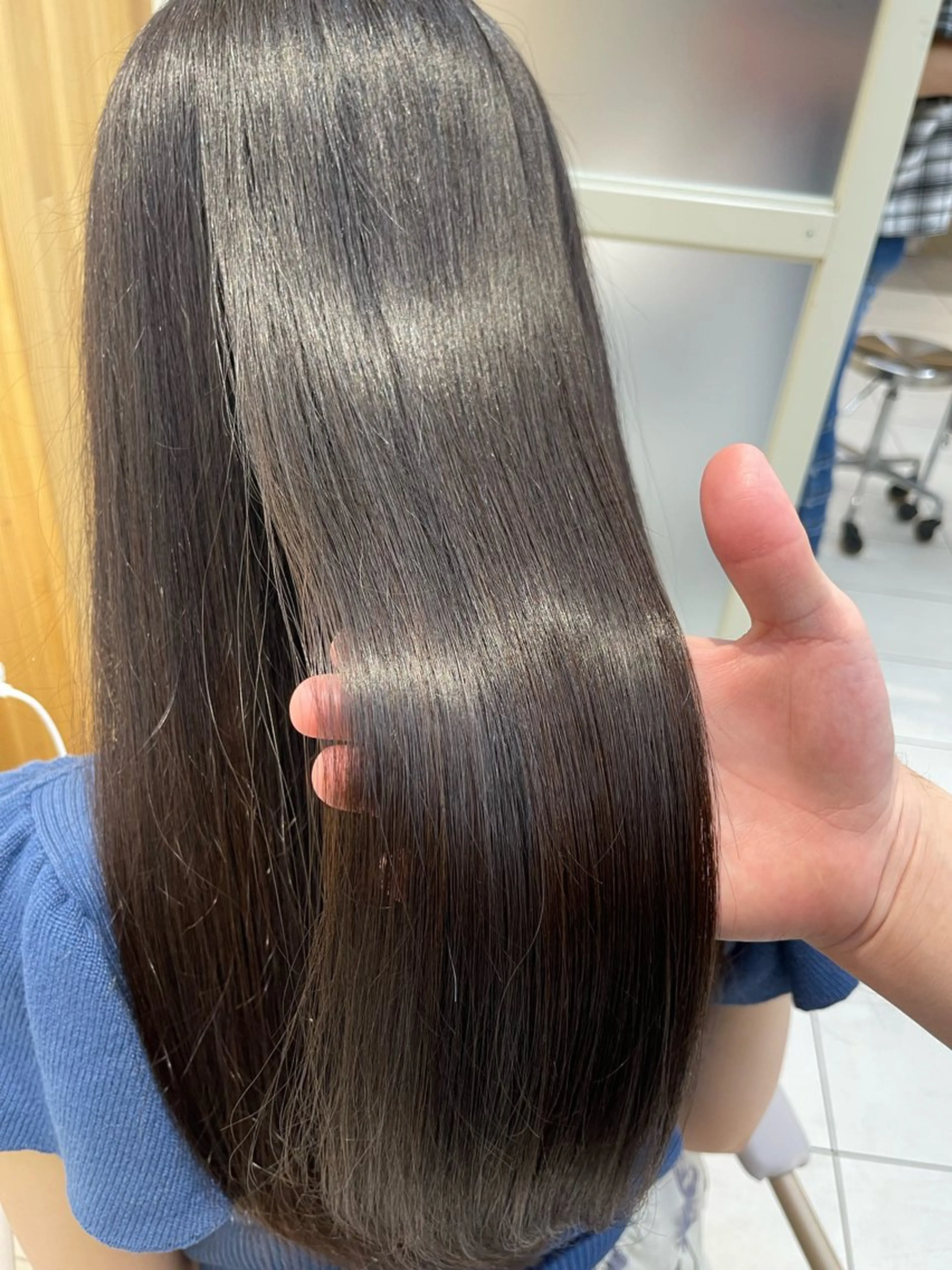 ロング 𝐑𝐞𝐨/透明感 𝐜𝐨𝐥𝐨𝐫のヘアスタイル