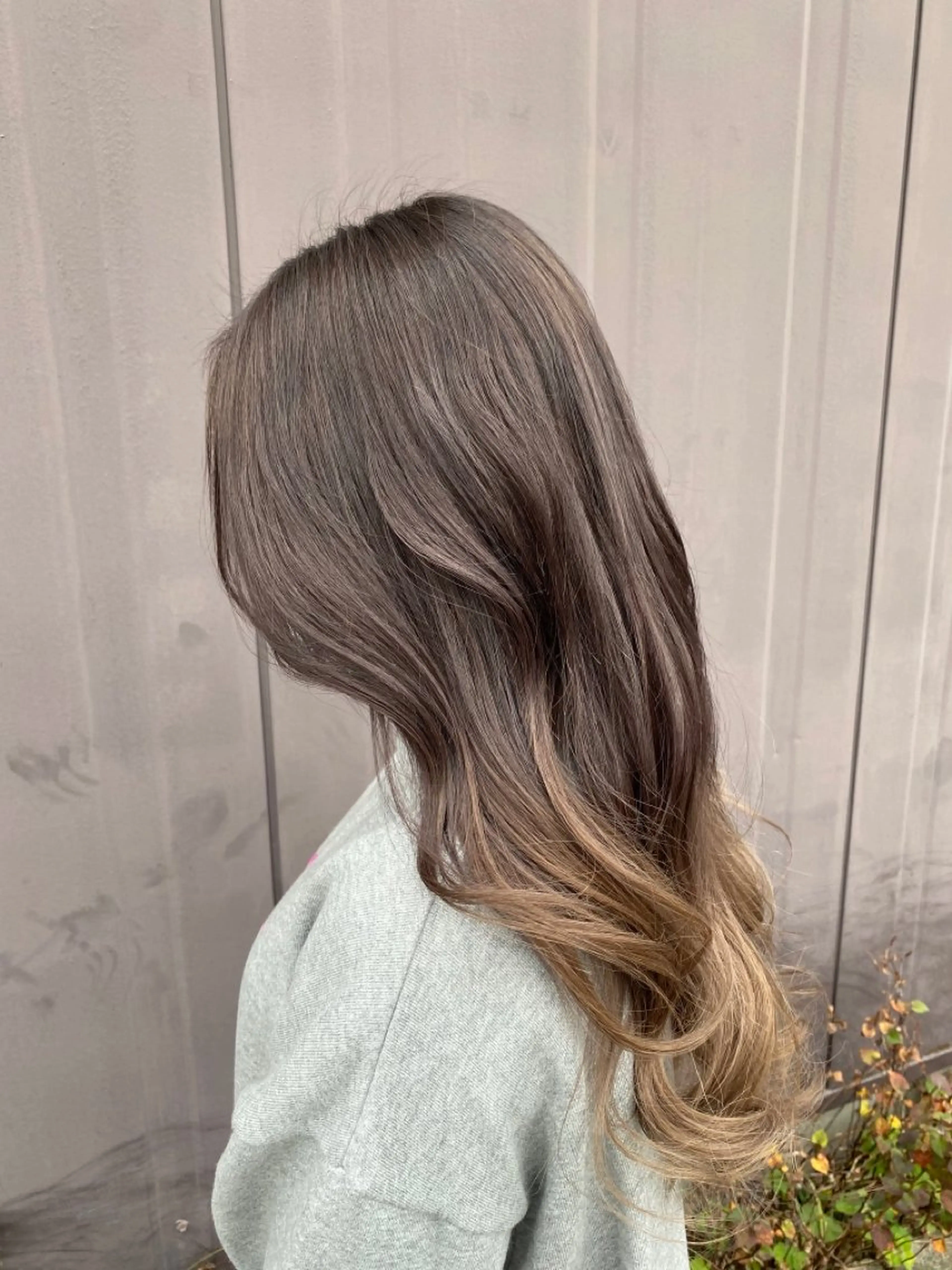 ロング カラー 山西 真琴のヘアスタイル