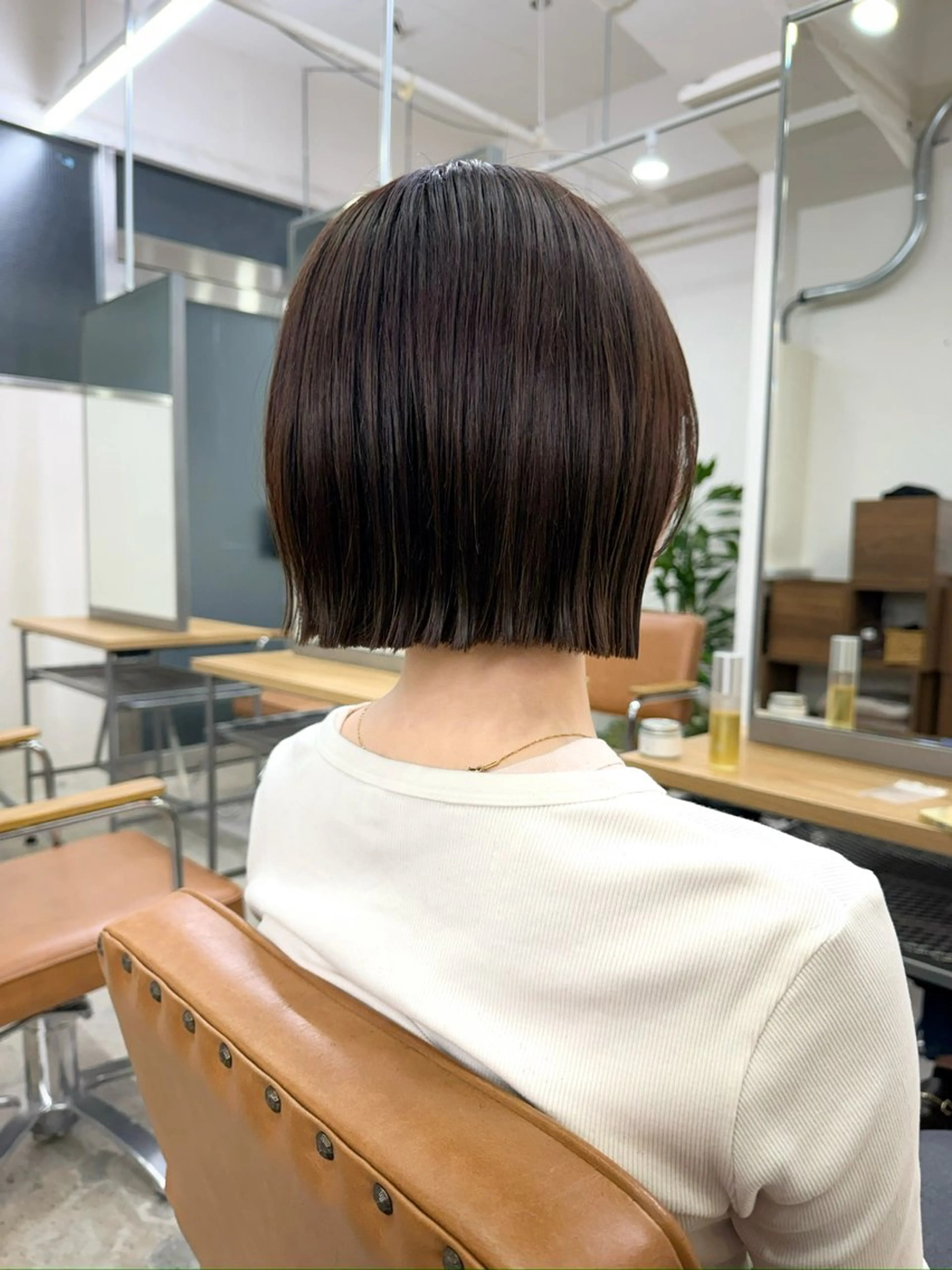 ミディアム カラー 切りっぱなしボブ ボブ カット ヘアカラー 須藤　優真 切りっぱなしボブのヘアスタイル