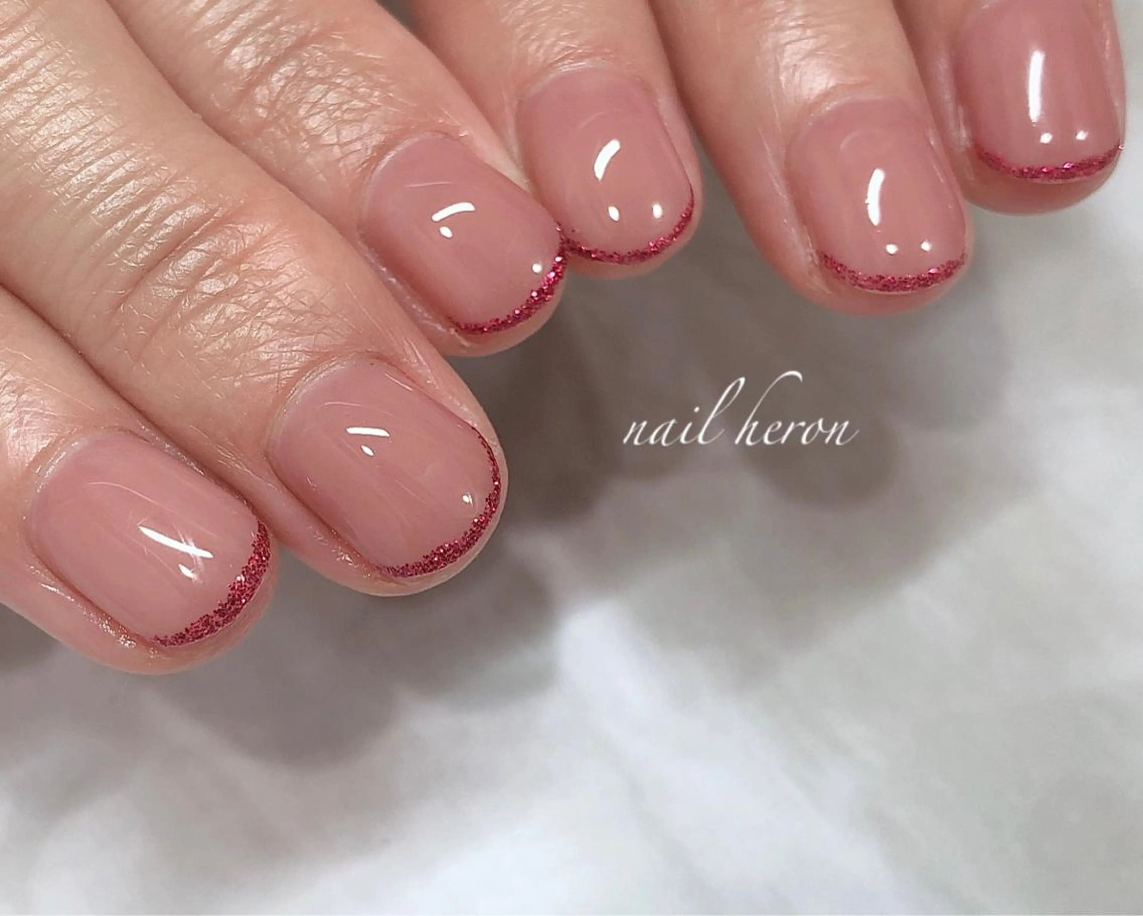 ネイル ラメ(グリッター) ピンク ハンドネイル saki_ nail heronのネイルデザイン