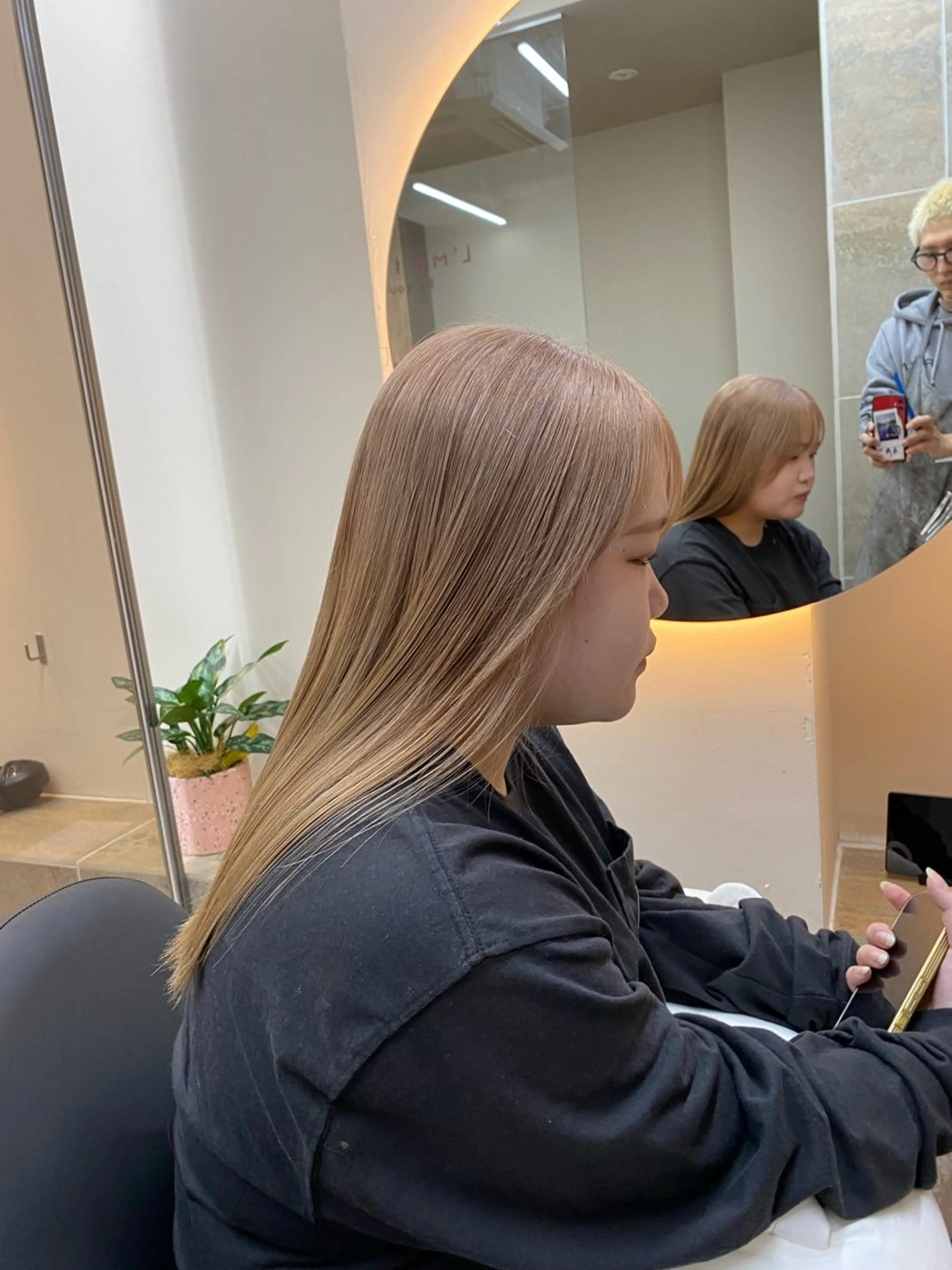 セミロング 「似合わせ/髪質改善 《ワタル》」のヘアスタイル