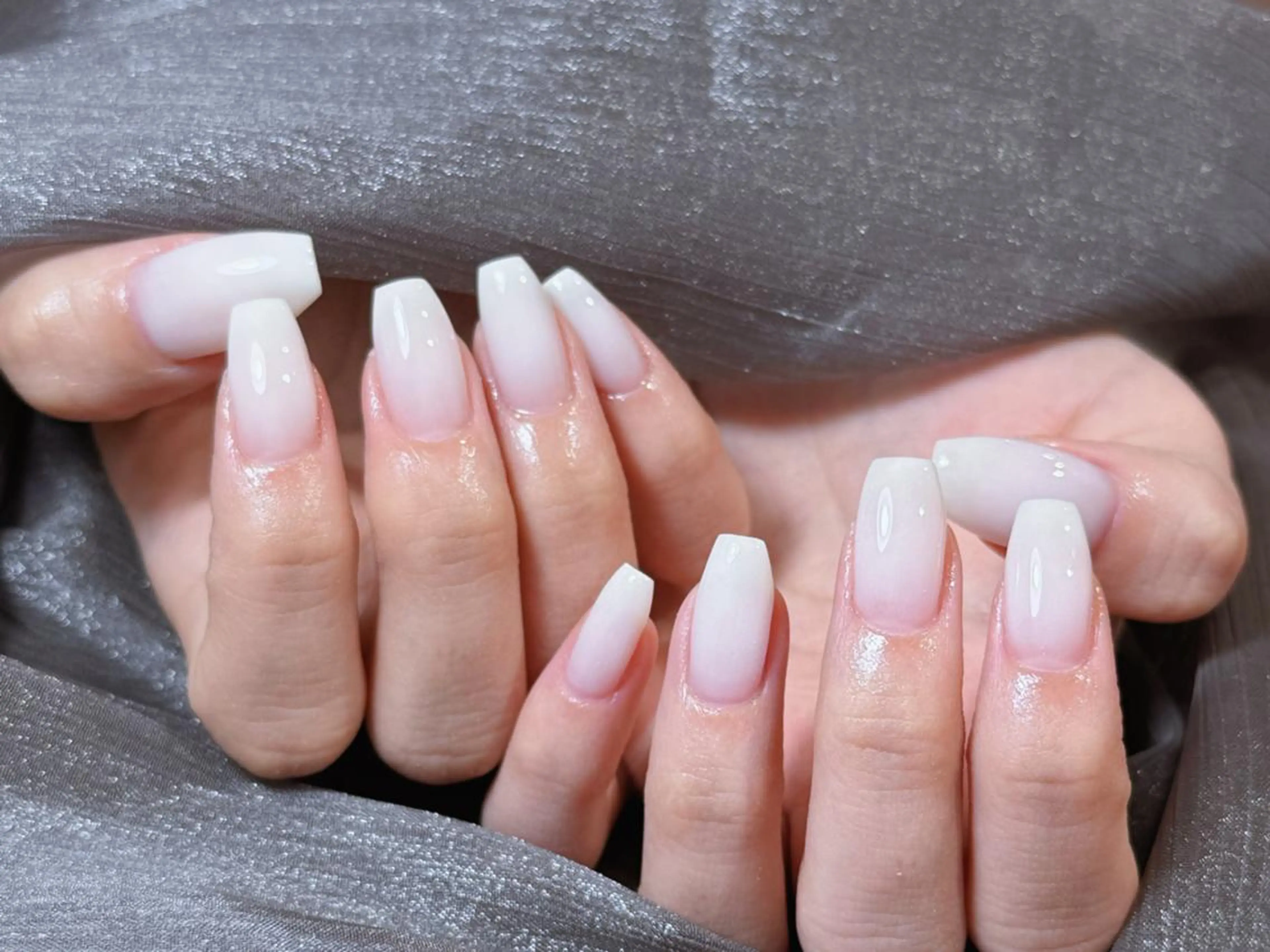 セミロング ハンドネイル 💅 リリアのネイルデザイン