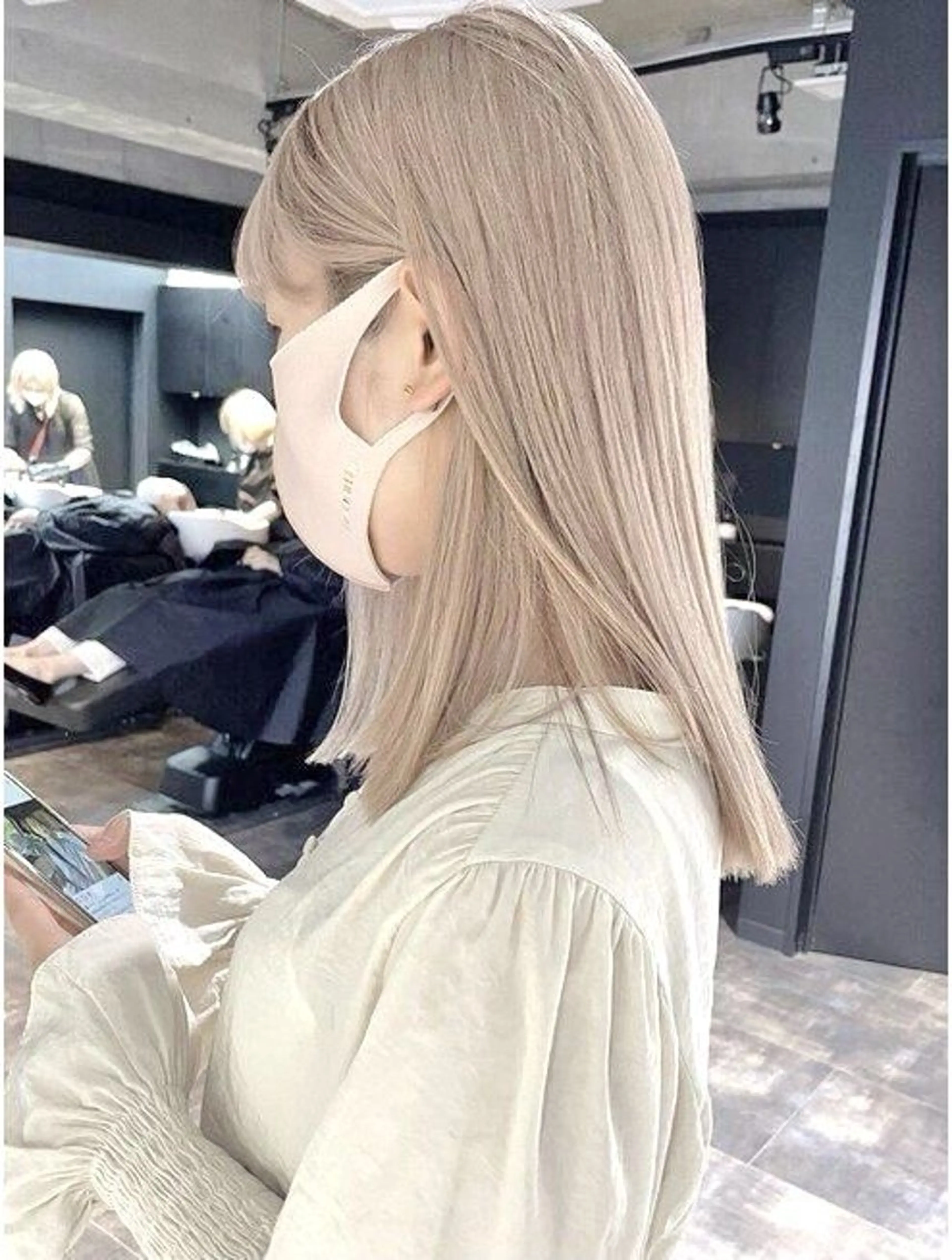 ミディアム カラー ブロンド ヘアカラー 【🥀履歴修正🥀】 ハイトーン職人/拓真のヘアスタイル