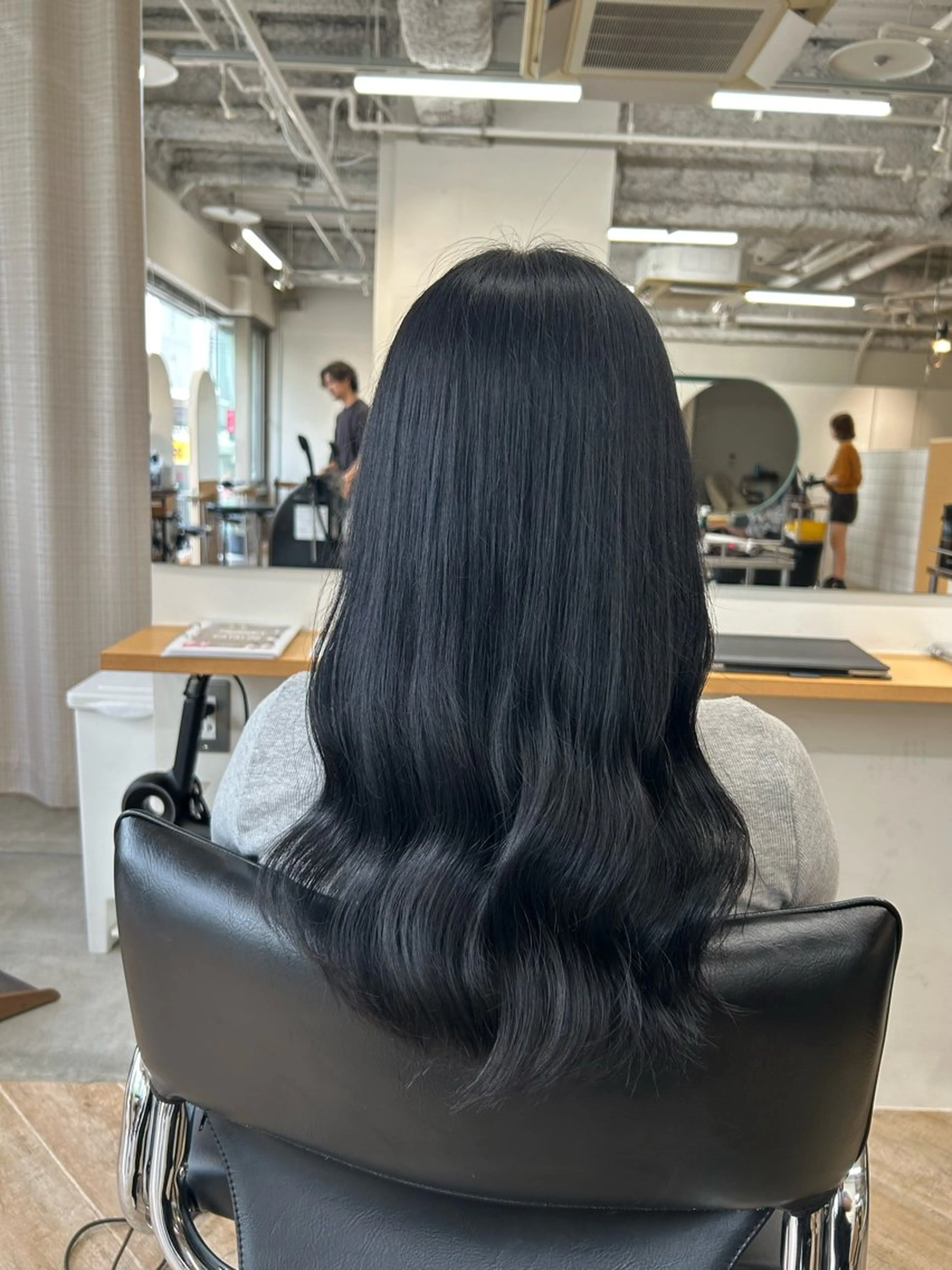 ロング カラー ヘアカラー ベージュ/ダブルカラ ー/新潟駅/青柳萌果のヘアスタイル