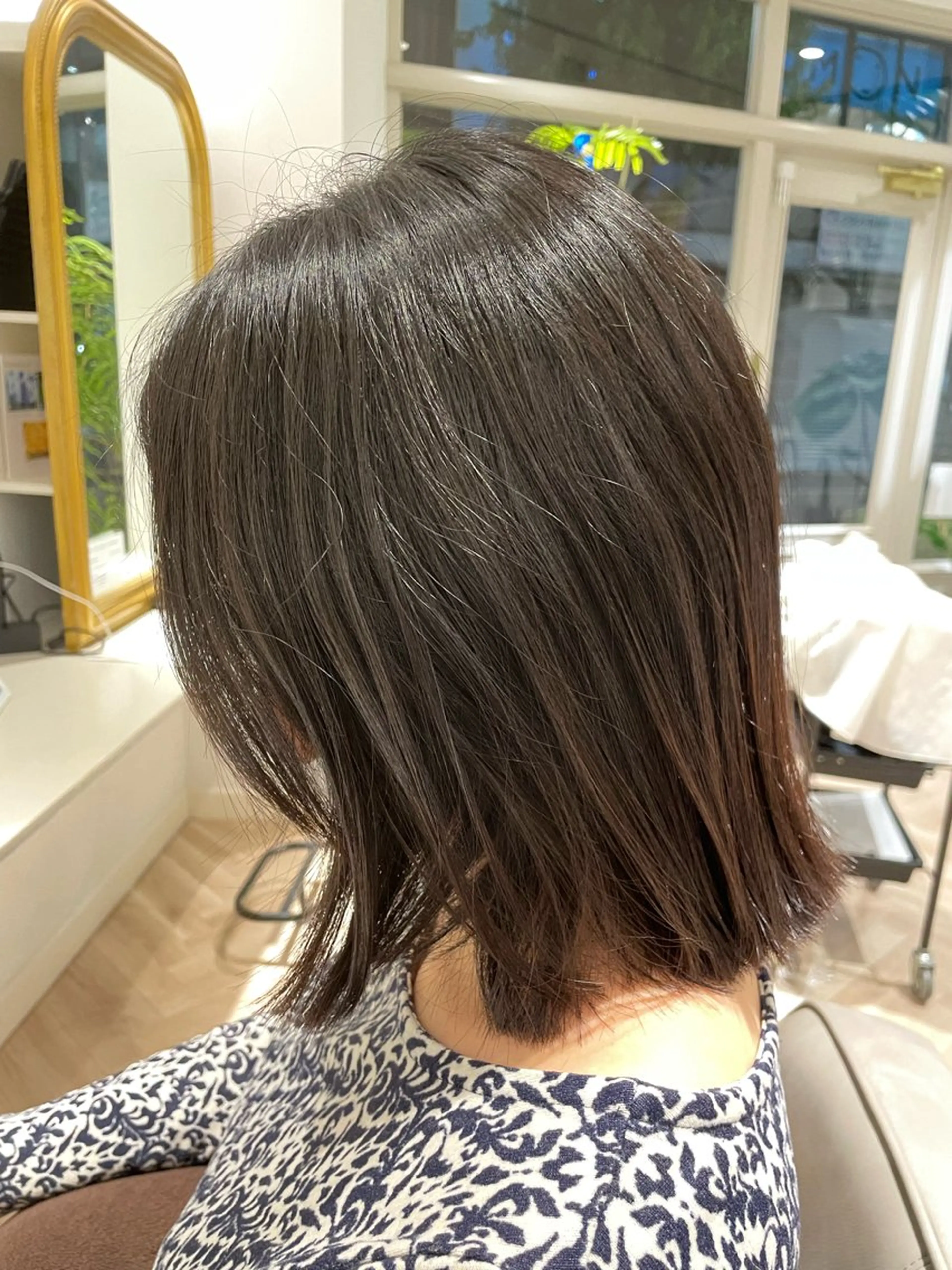 ミディアム ボブ 顔周りカット レイヤーカット カット 廣﨑 恭介のヘアスタイル