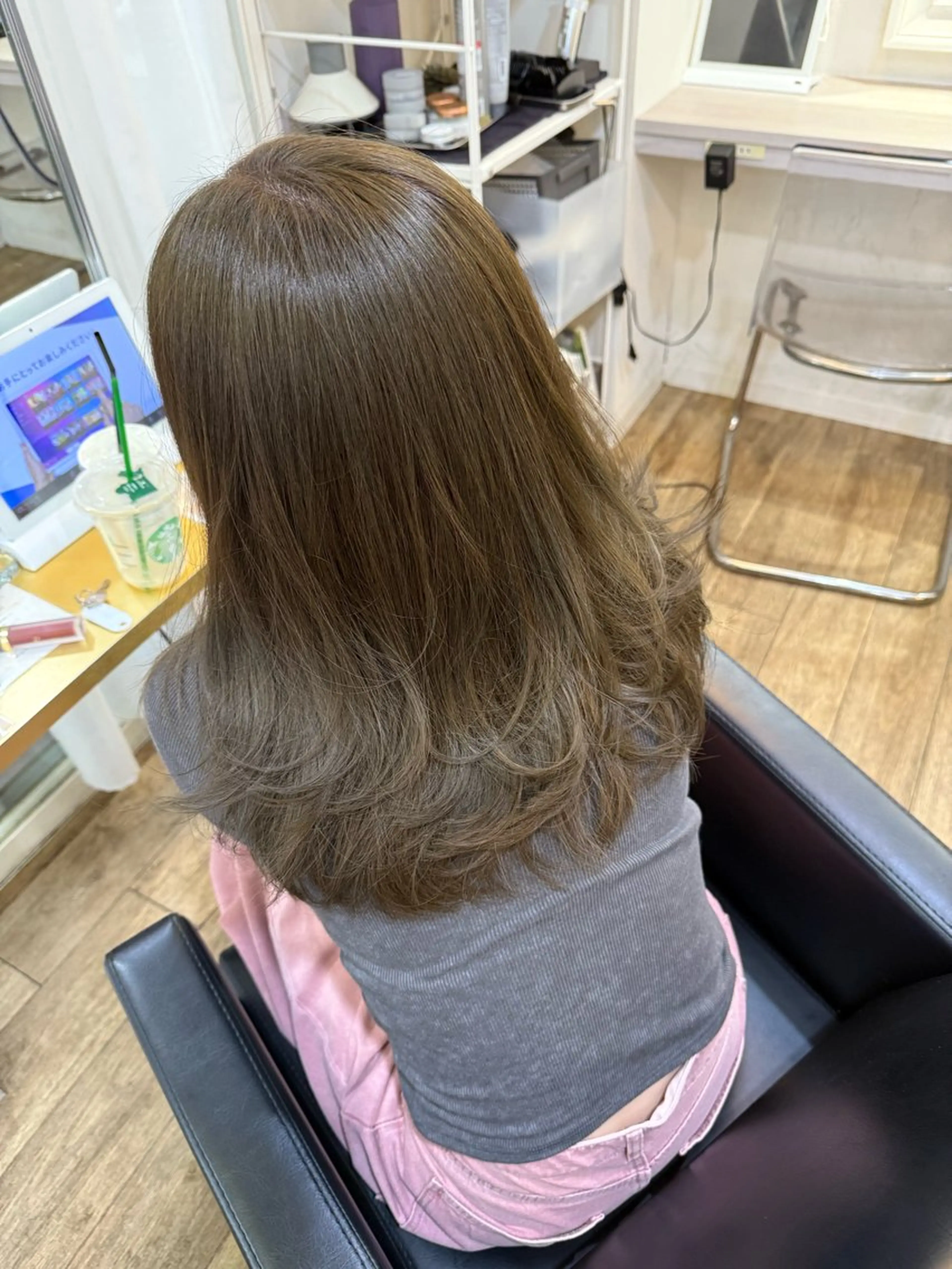 ミディアム カラー ブリーチ 透明感カラー ダブルカラー グレージュ ブリーチなしカラー ヘアカラー みやび/透明感カラー /髪質改善のその他イメージ