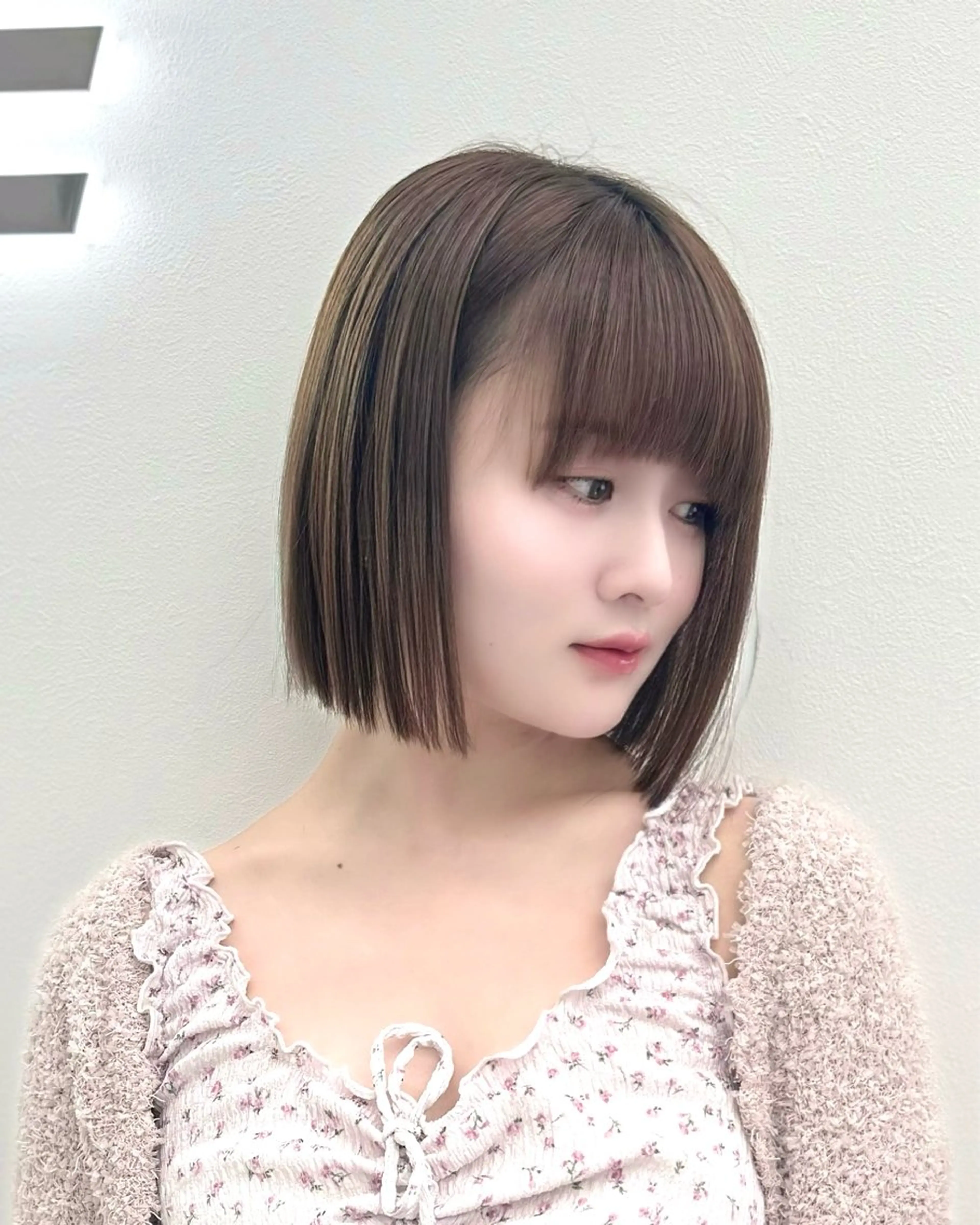 ショート カラー ヘアアレンジ カット ヘアカラー トリートメント ヘッドスパ ヘアセット 縮毛矯正🤍 盛れるボブ/ひかりのヘアスタイル