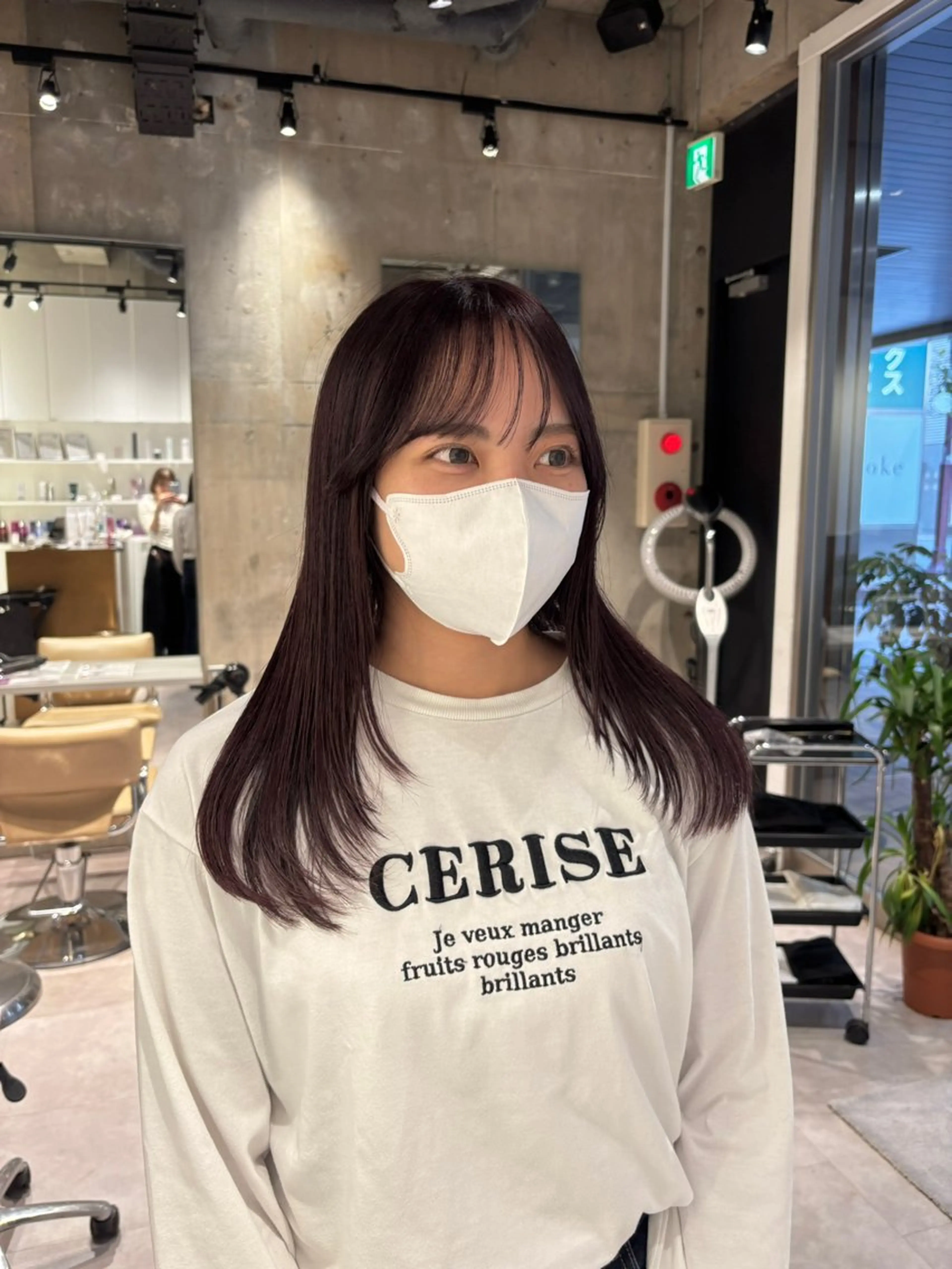 ロング レイヤーカット カット mina🪐立川駅/ 無料ショートカットのヘアスタイル