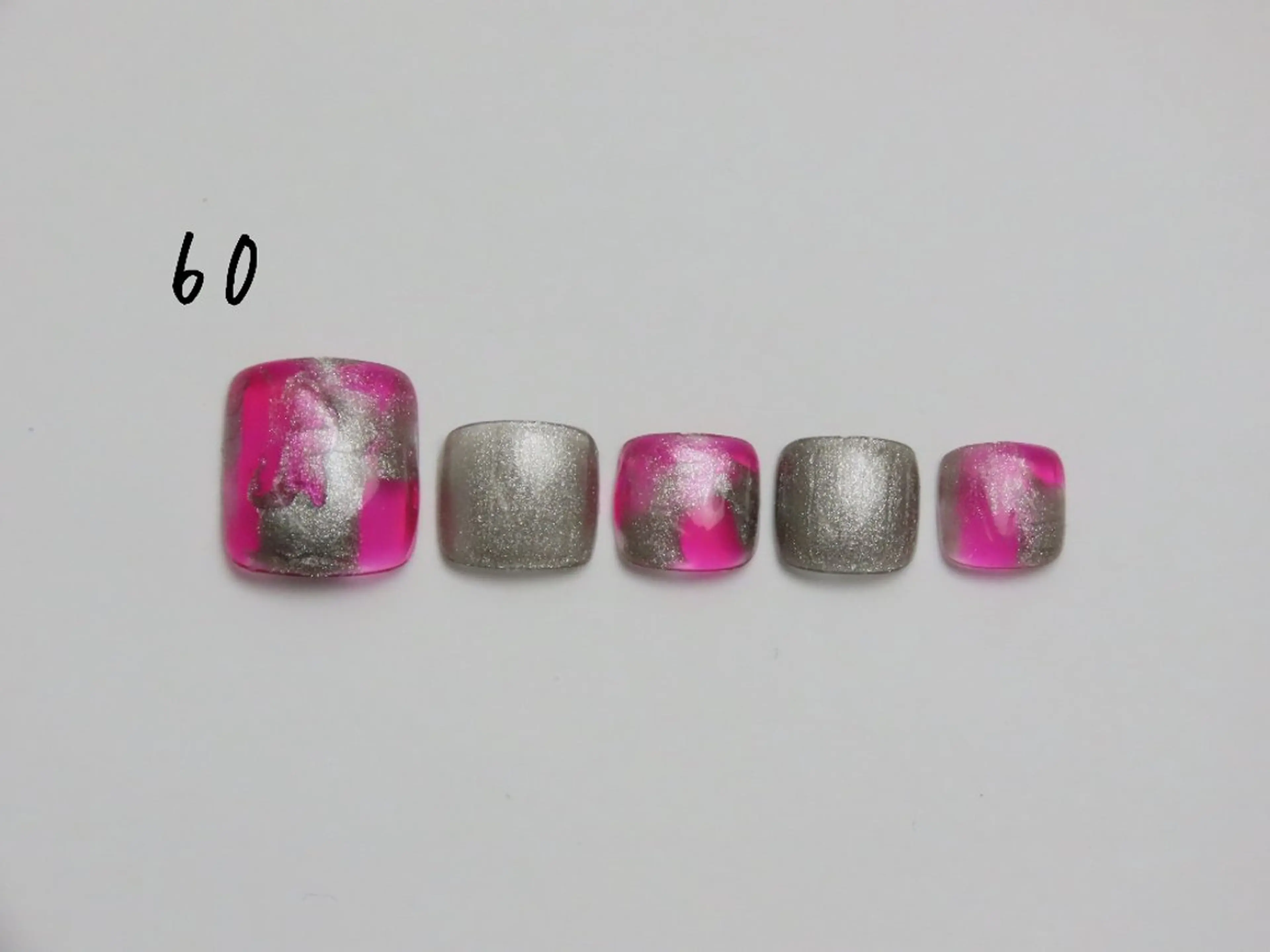 ネイル フットネイル Maum 新潟店のマツエク・マツパデザイン