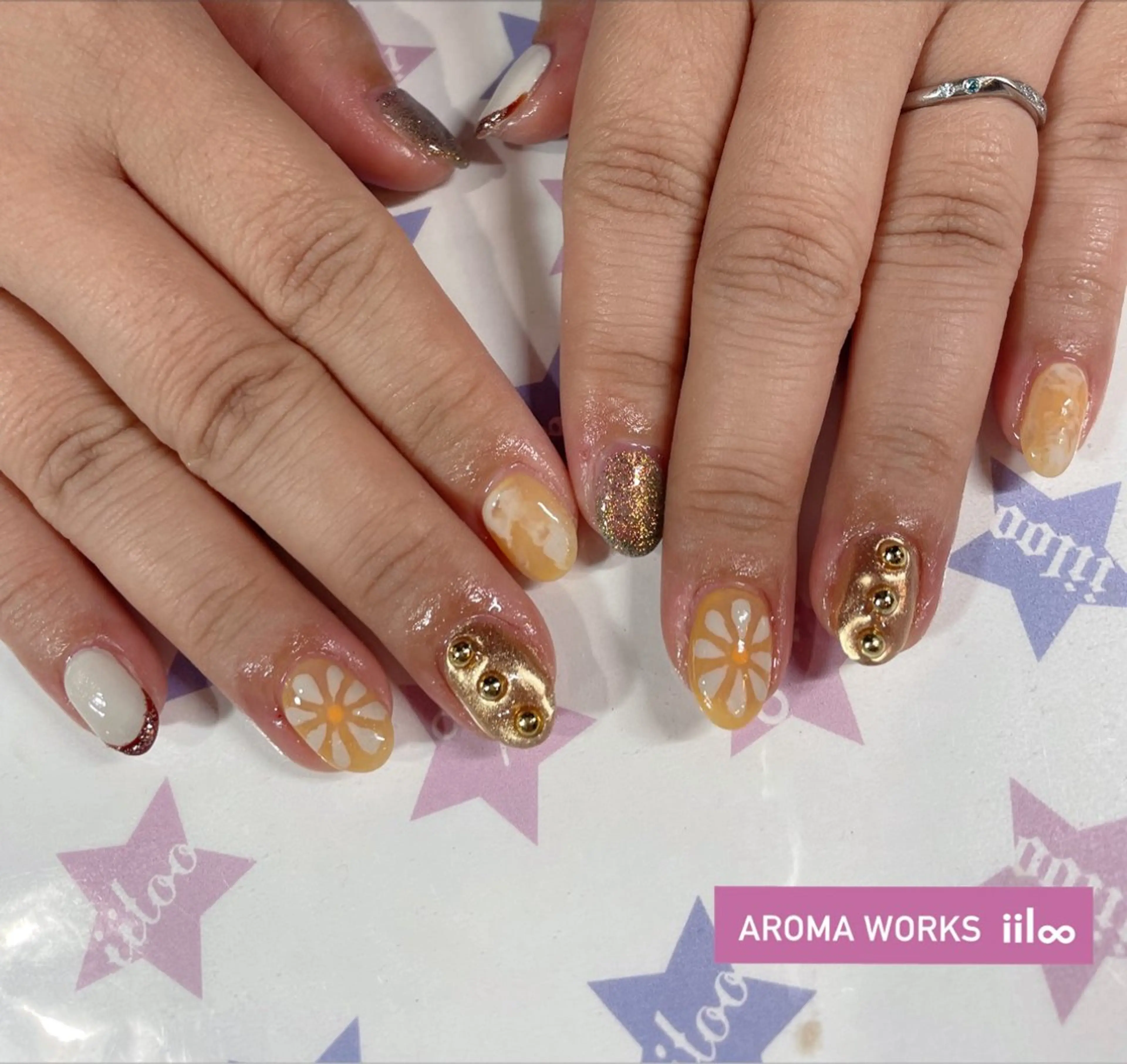 ネイル iiloo aromaworksのネイルデザイン