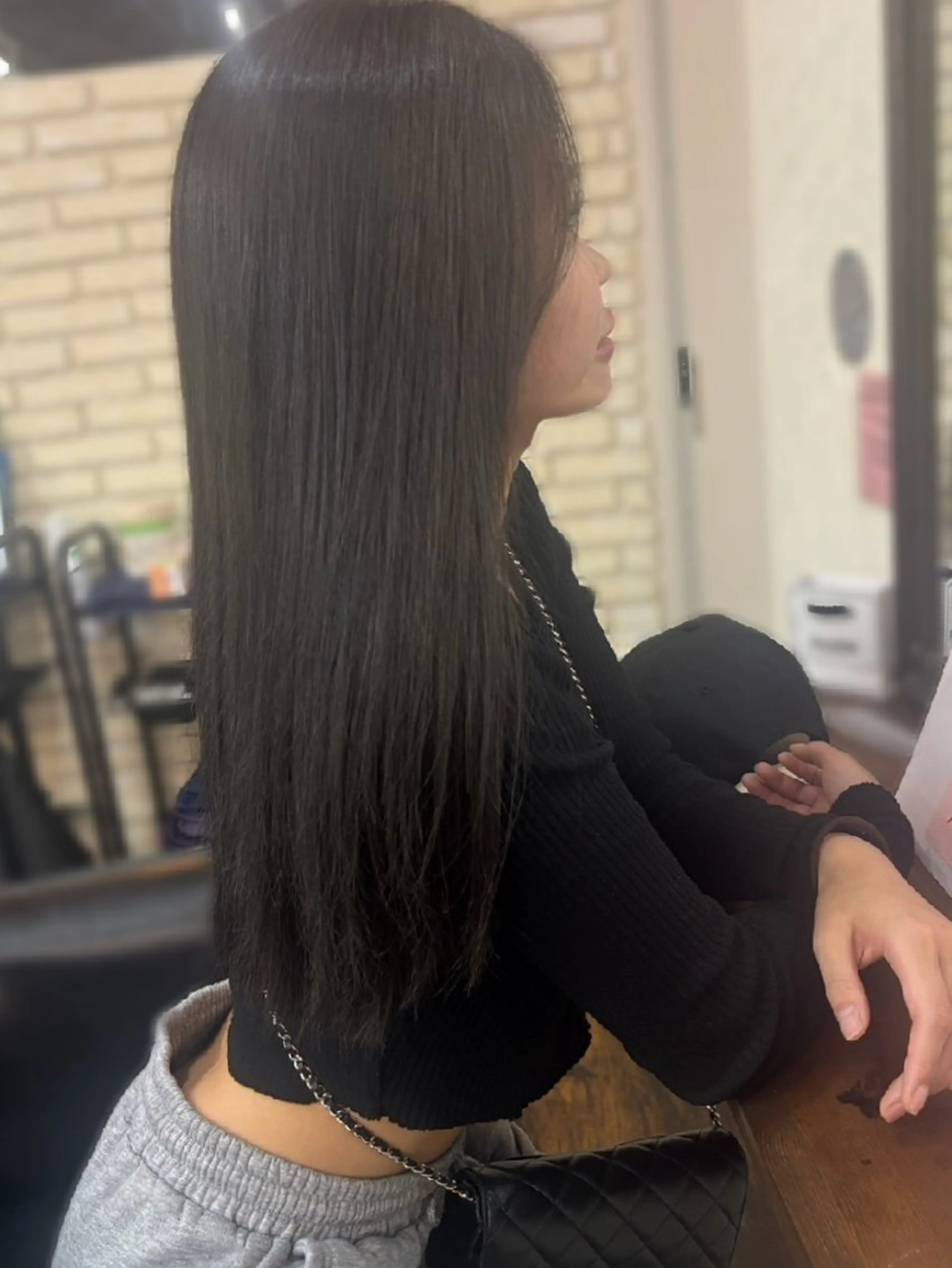 セミロング ブリーチなし艶カラー 🌈髪質改善MASSのヘアスタイル