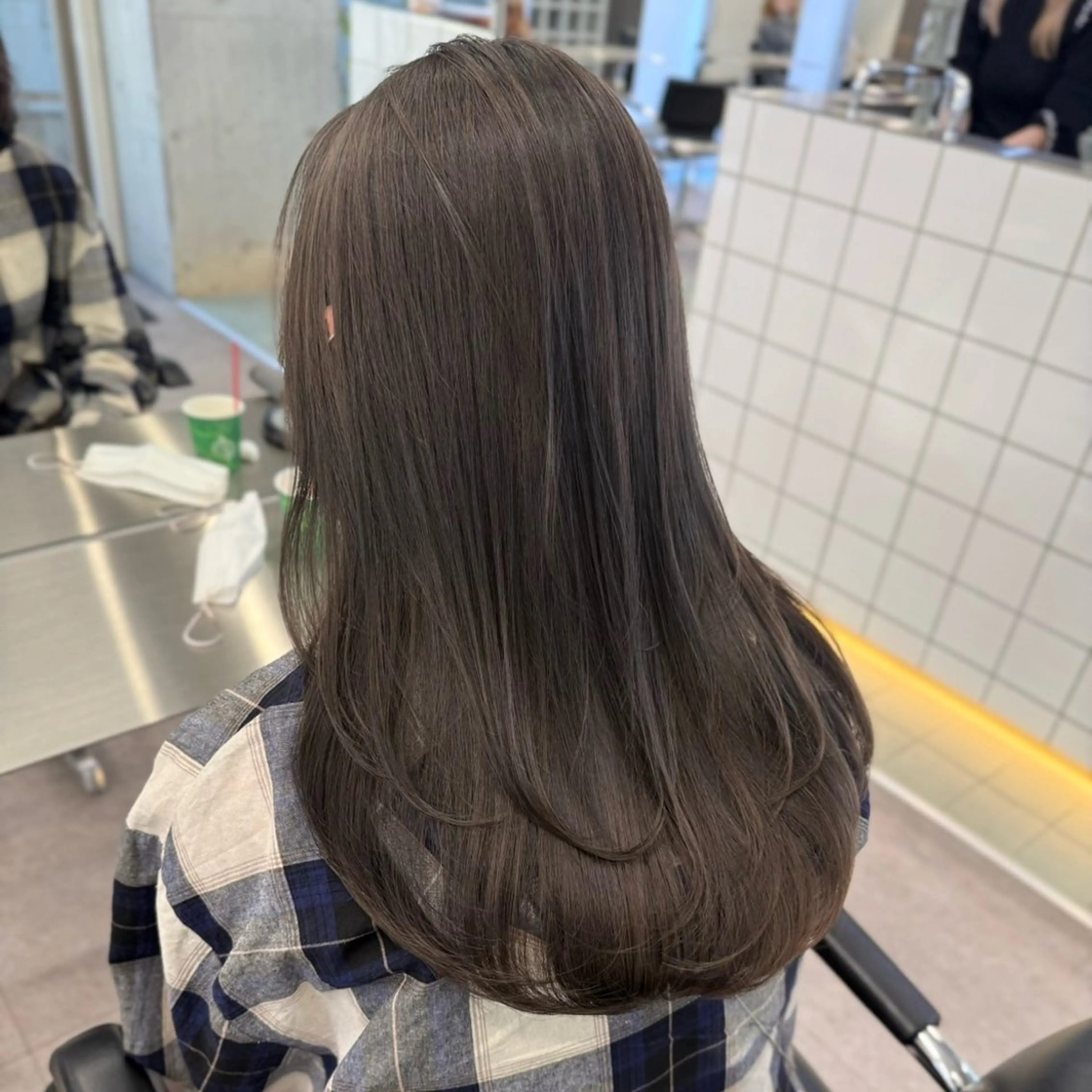 ロング カラー 望月 菜央のヘアスタイル