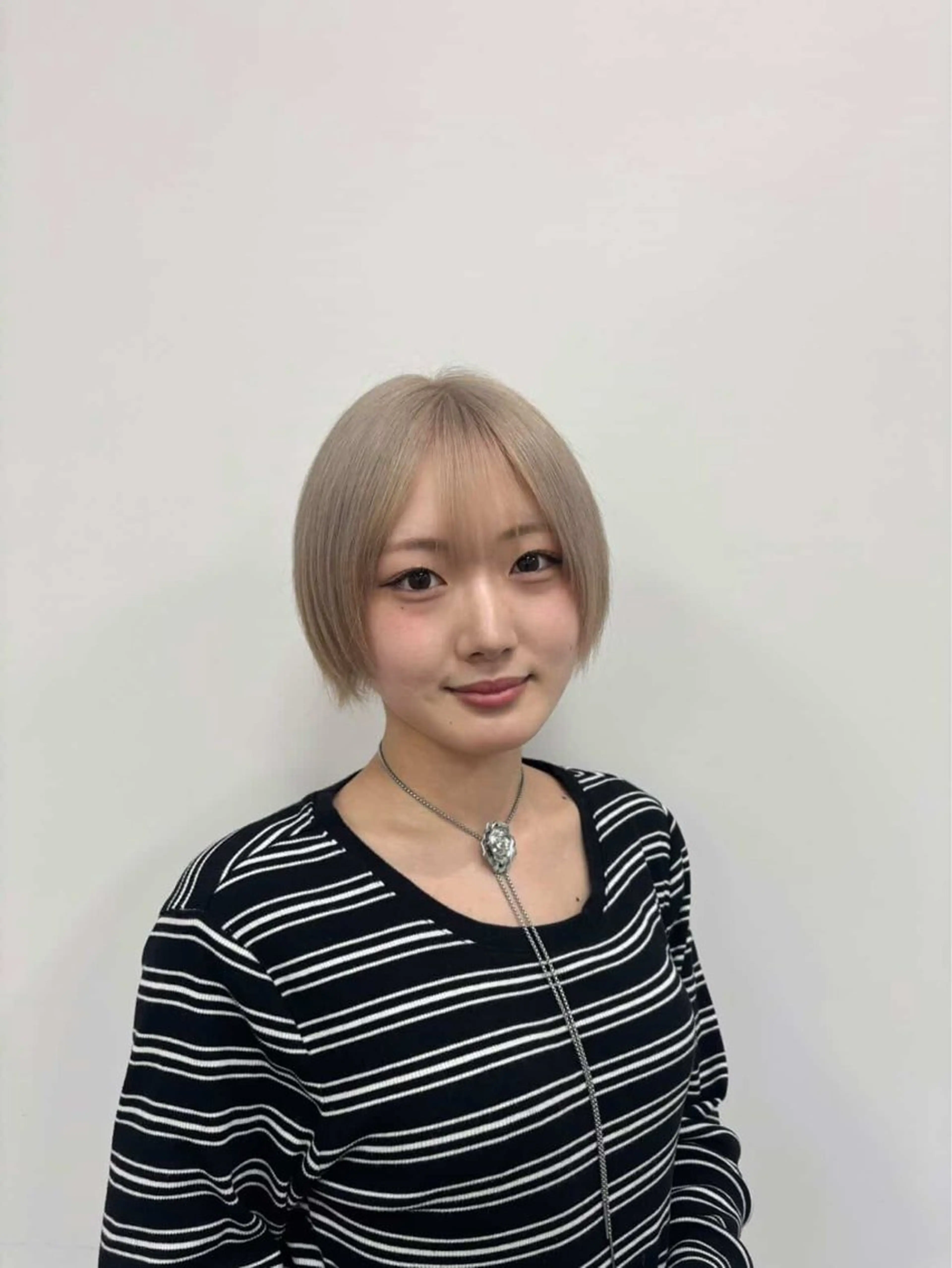 ショート カラー NANA #艶カラーのヘアスタイル
