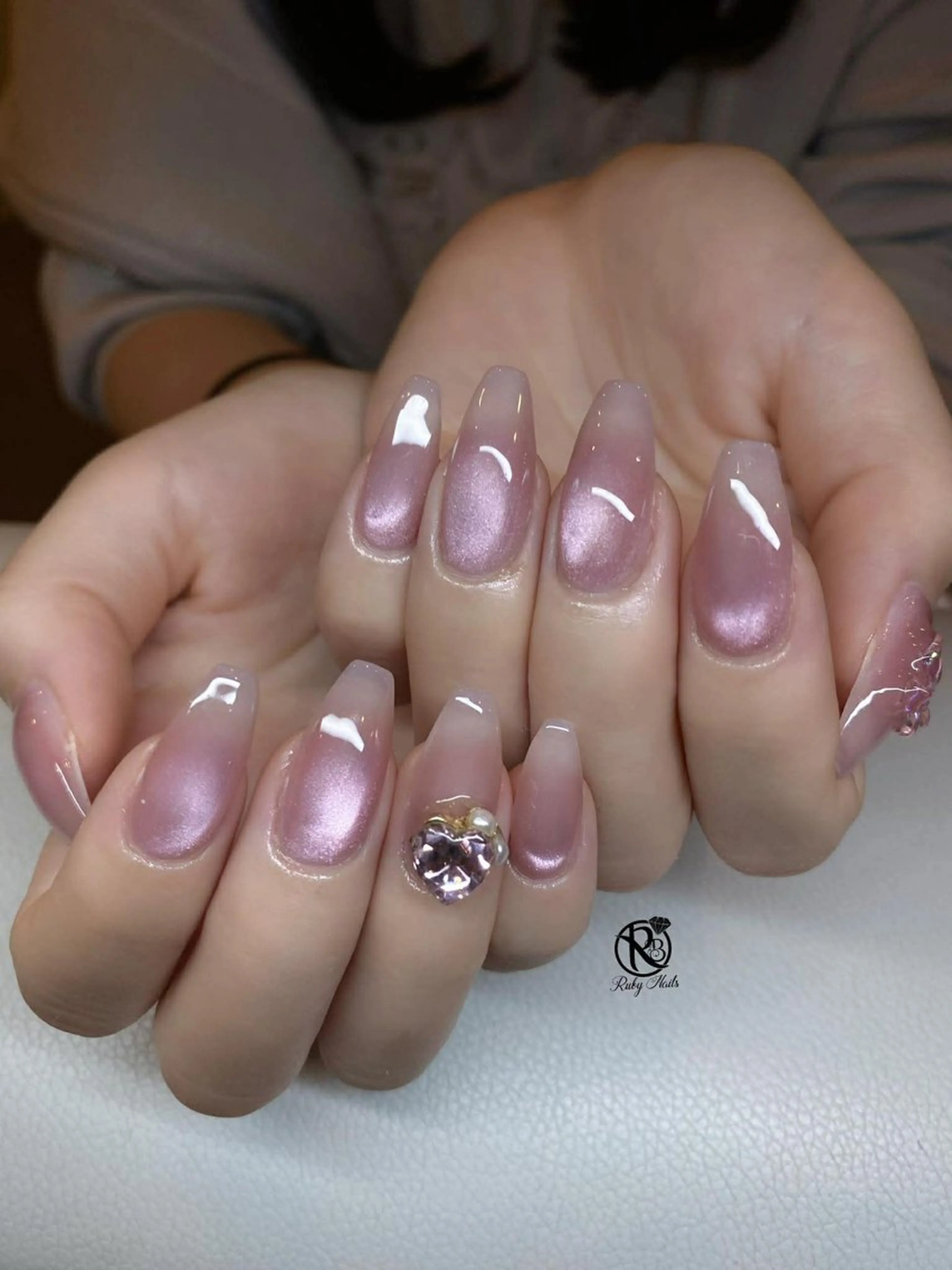 ネイル ボルドー ブラウン チークネイル ドット フットネイル ハンドネイル Ruby Nail 霞ヶ関店のネイルデザイン