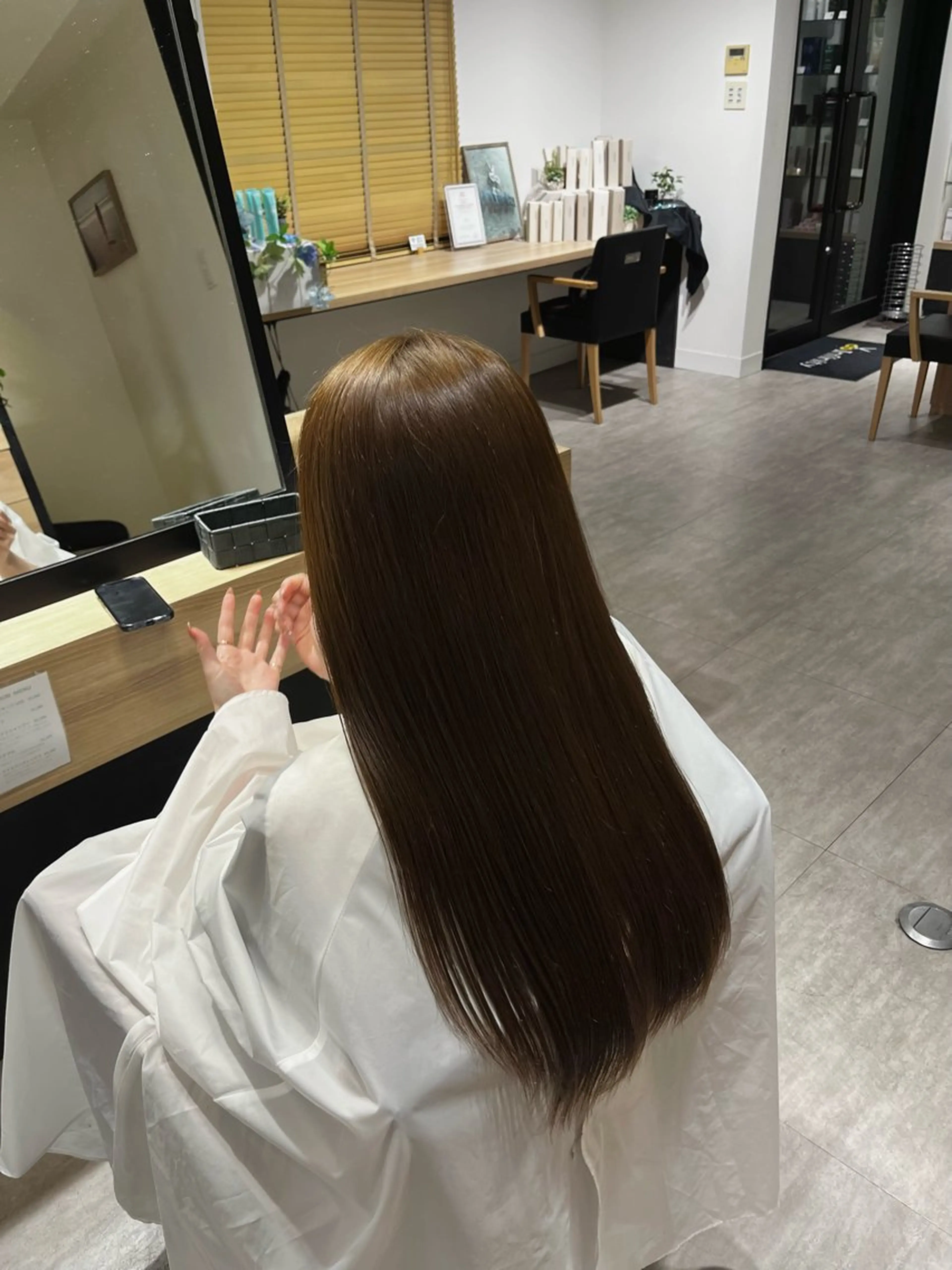 ロング カラー グレージュ オリーブグレージュ オリーブグレー 鈴木 ほのかのヘアスタイル
