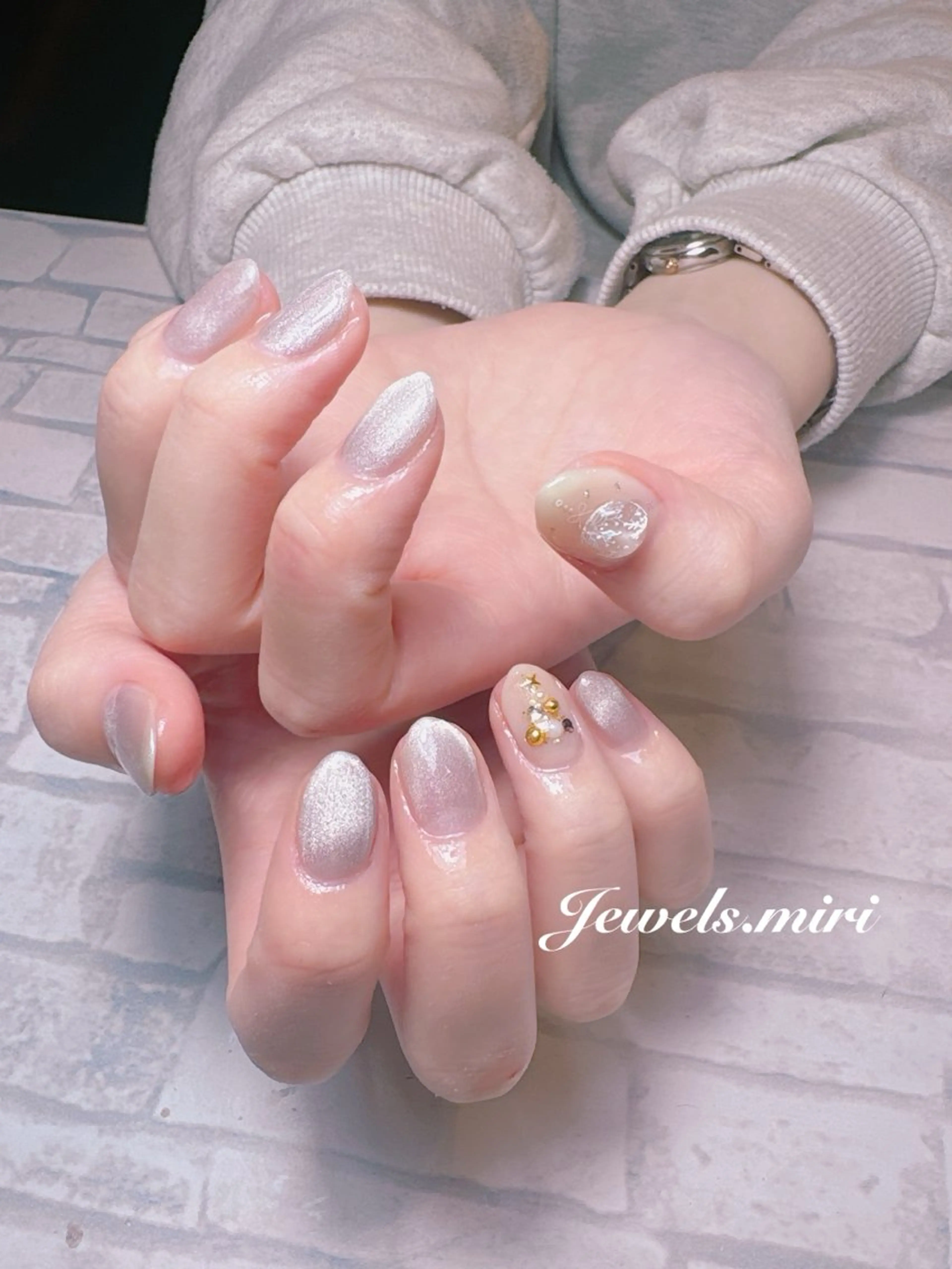ネイル マグネットネイル ホワイト 冬ネイル クリスマス ネイルサロン Jewels Mのネイルデザイン