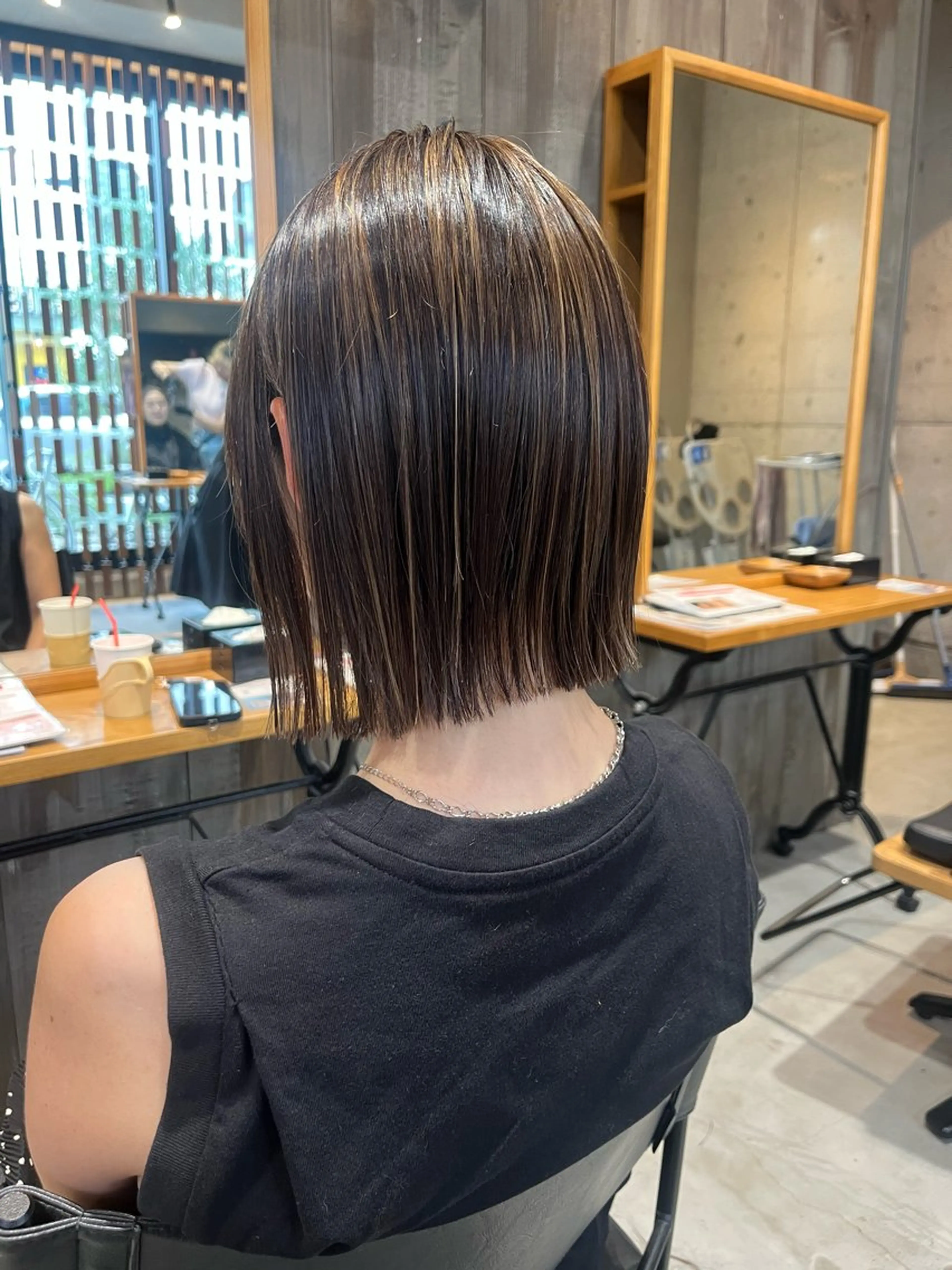 ショート カラー ハイライトカラー ハイライト カット ヘアカラー lolonois池田 /レイヤー/郷田遥のヘアスタイル