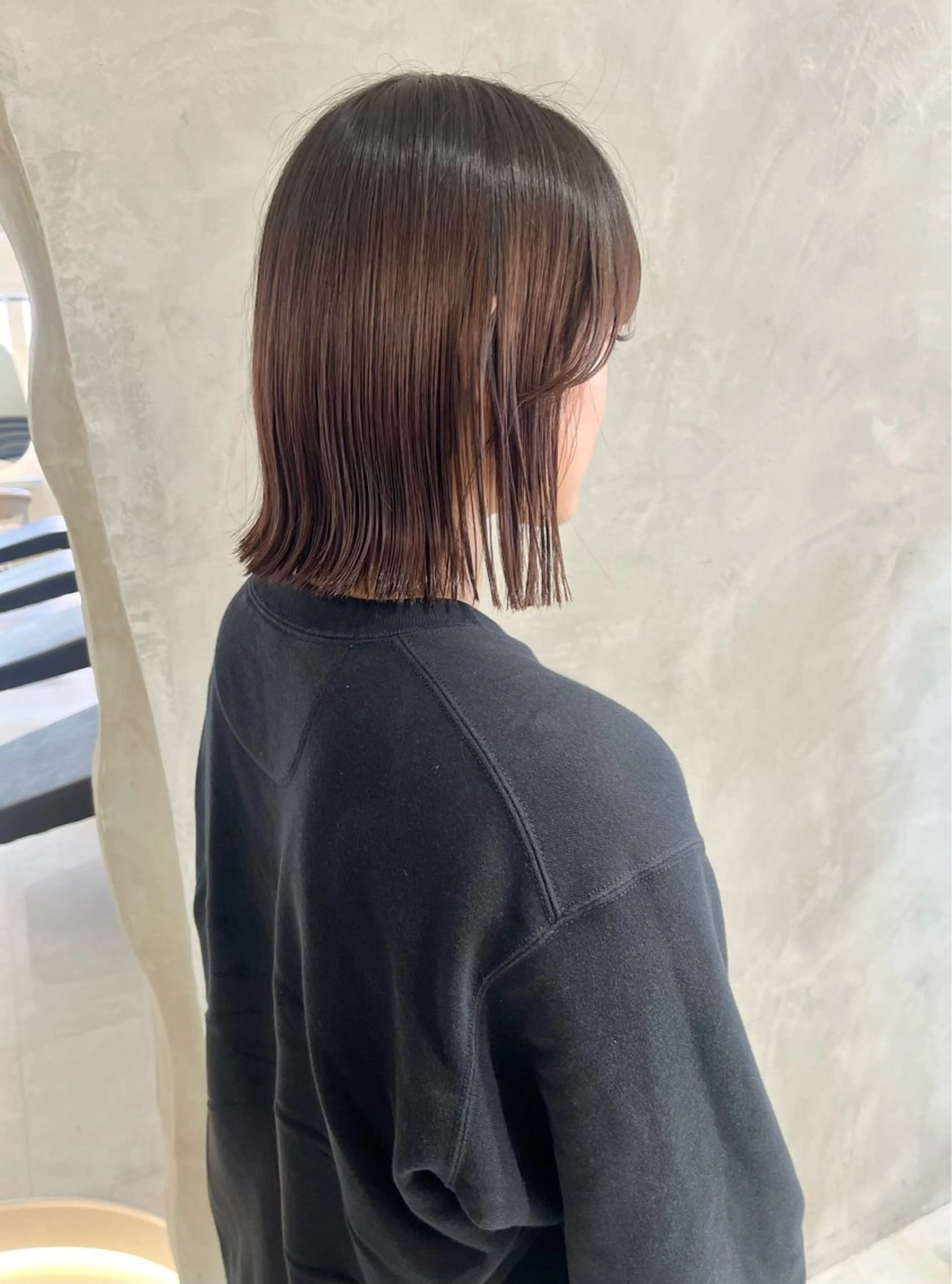 ミディアム カラー ボブ カット ヘアカラー トリートメント 切りっぱなしボブ/ 艶カラー/綾莉のヘアスタイル