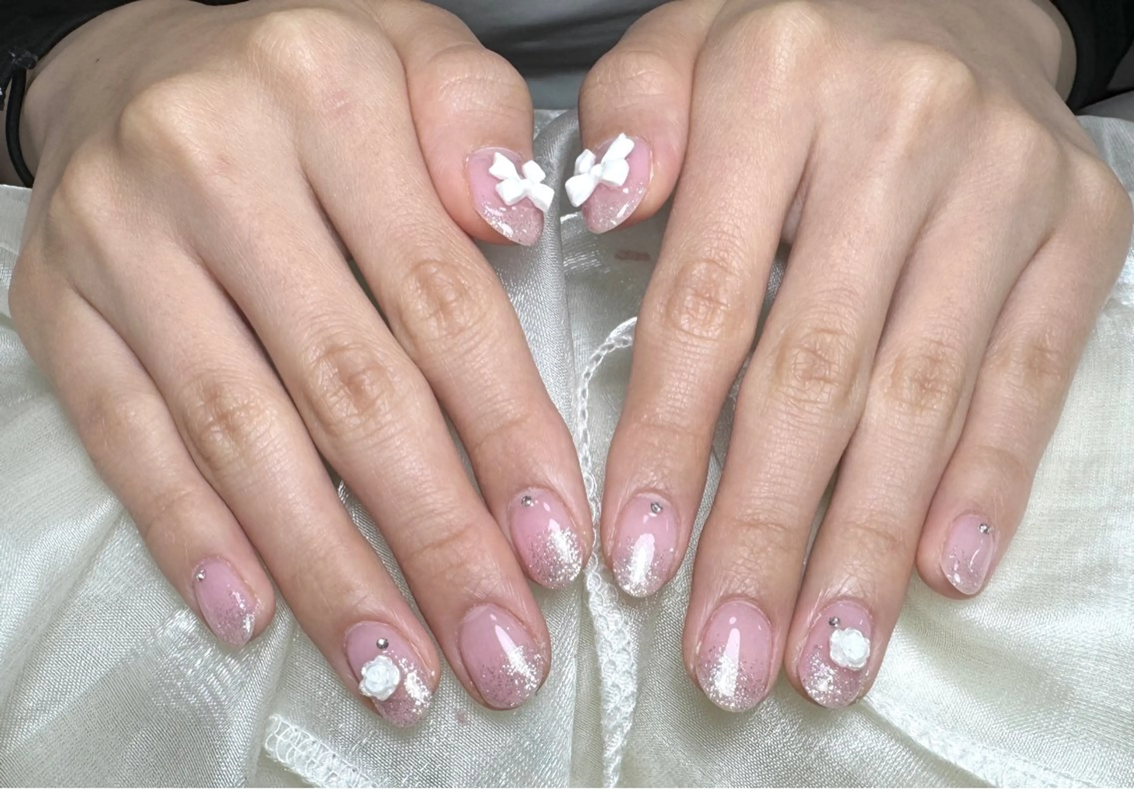 ラメグラデーション・パーツ2個付き(ジェルオフケア込み)の写真