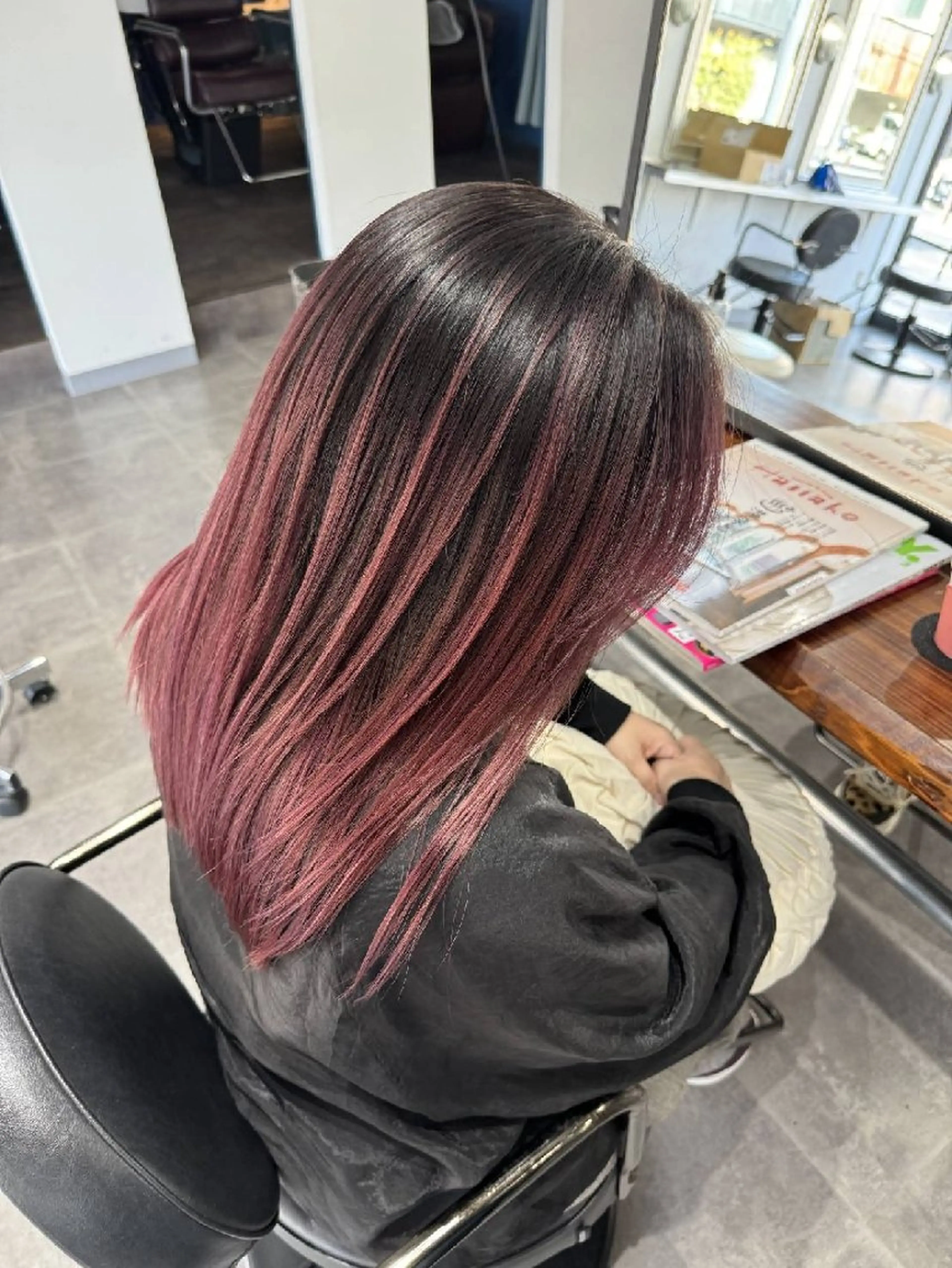 ロング カラー HOLLY Tsutomu🌴のヘアスタイル