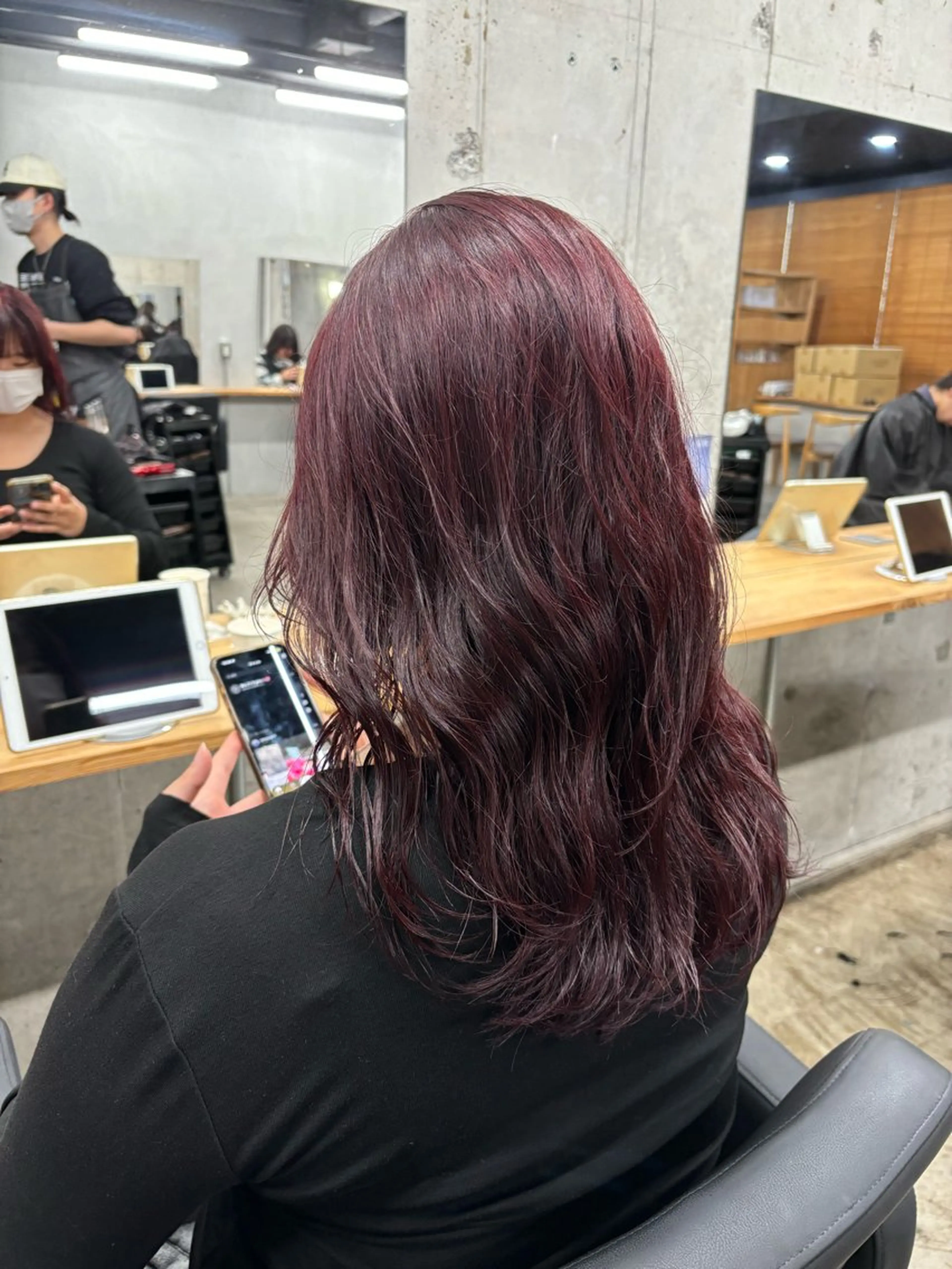 ミディアム カラー mono / Manatoのヘアスタイル