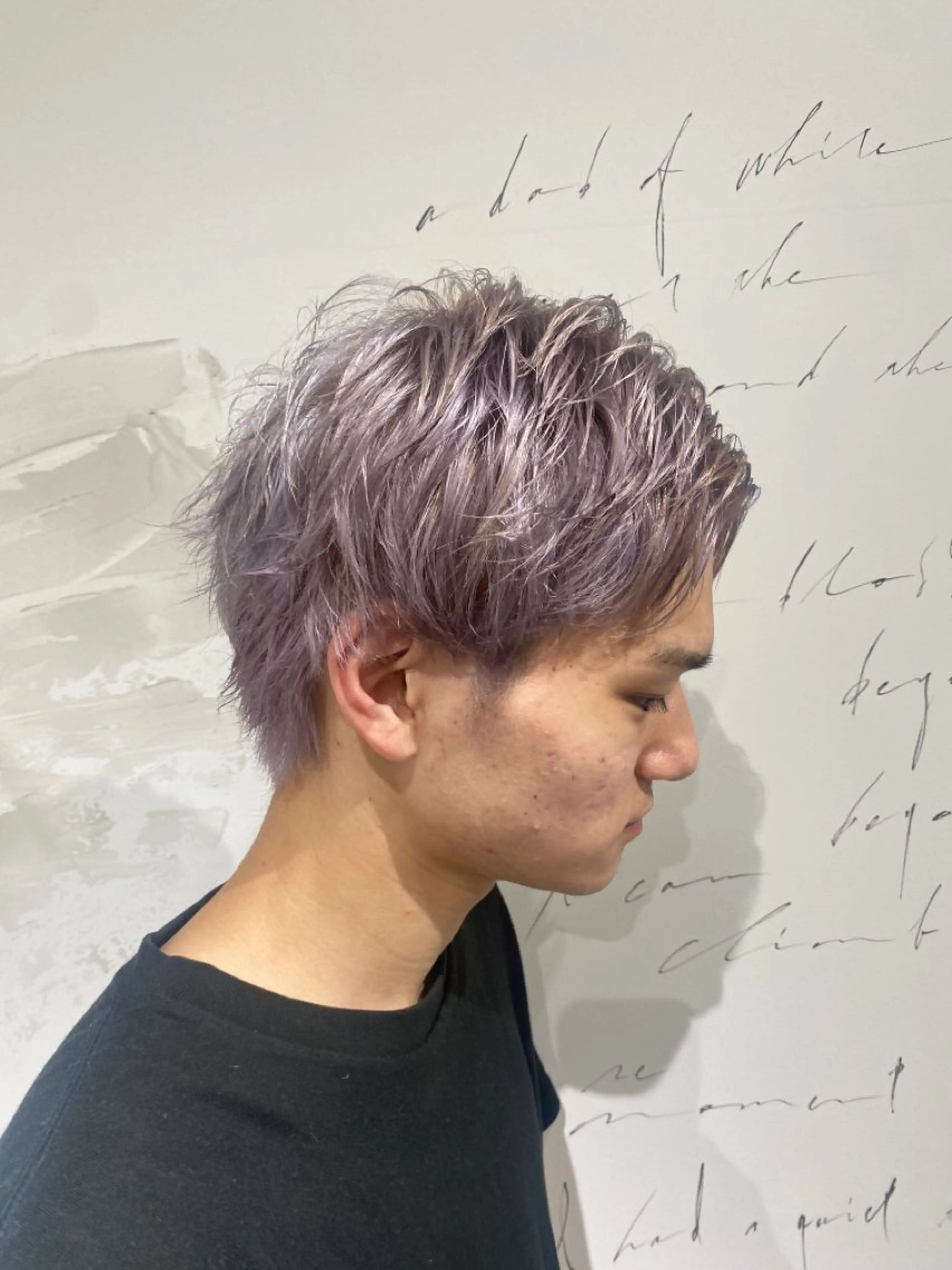 ショート カラー 鳴海 稜真のヘアスタイル