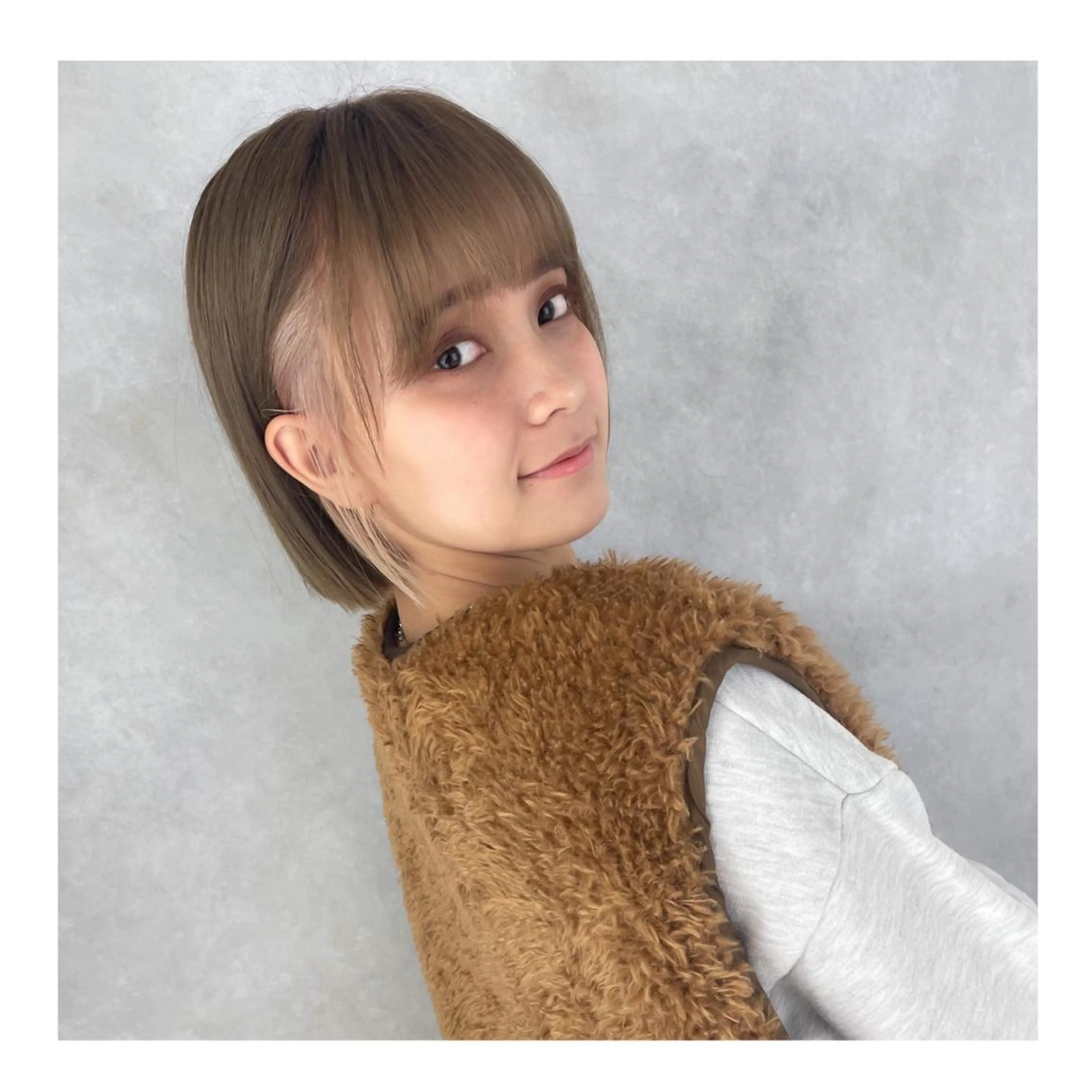 ショート カラー ベージュカラー ブリーチ ピンクカラー ピンクベージュ ヘアカラー ❁⃘ ち だ り さ ❁⃘のヘアスタイル