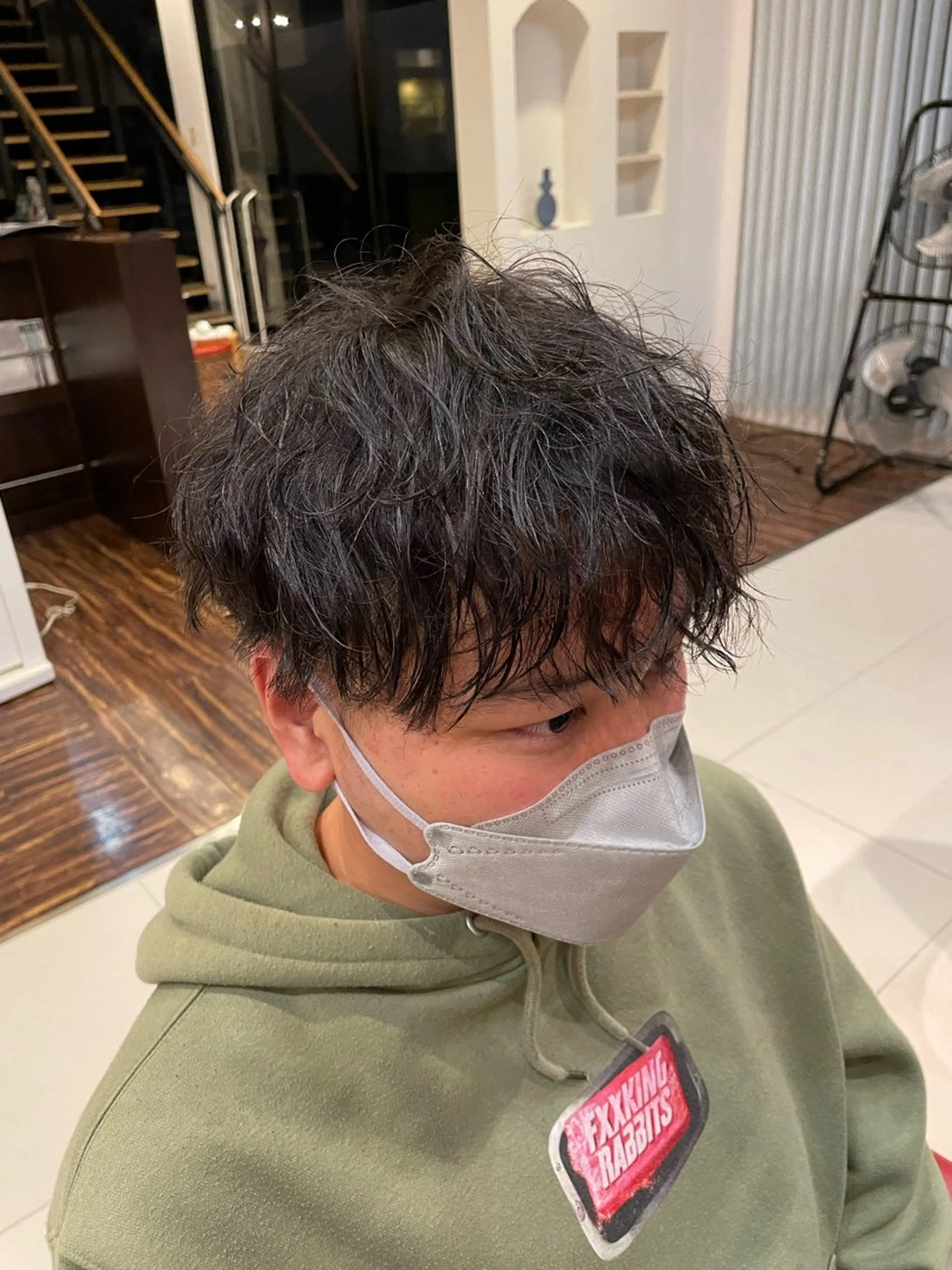 パーマ メンズ 波巻きパーマ メンズ/透明感カラー しゅうとのヘアスタイル