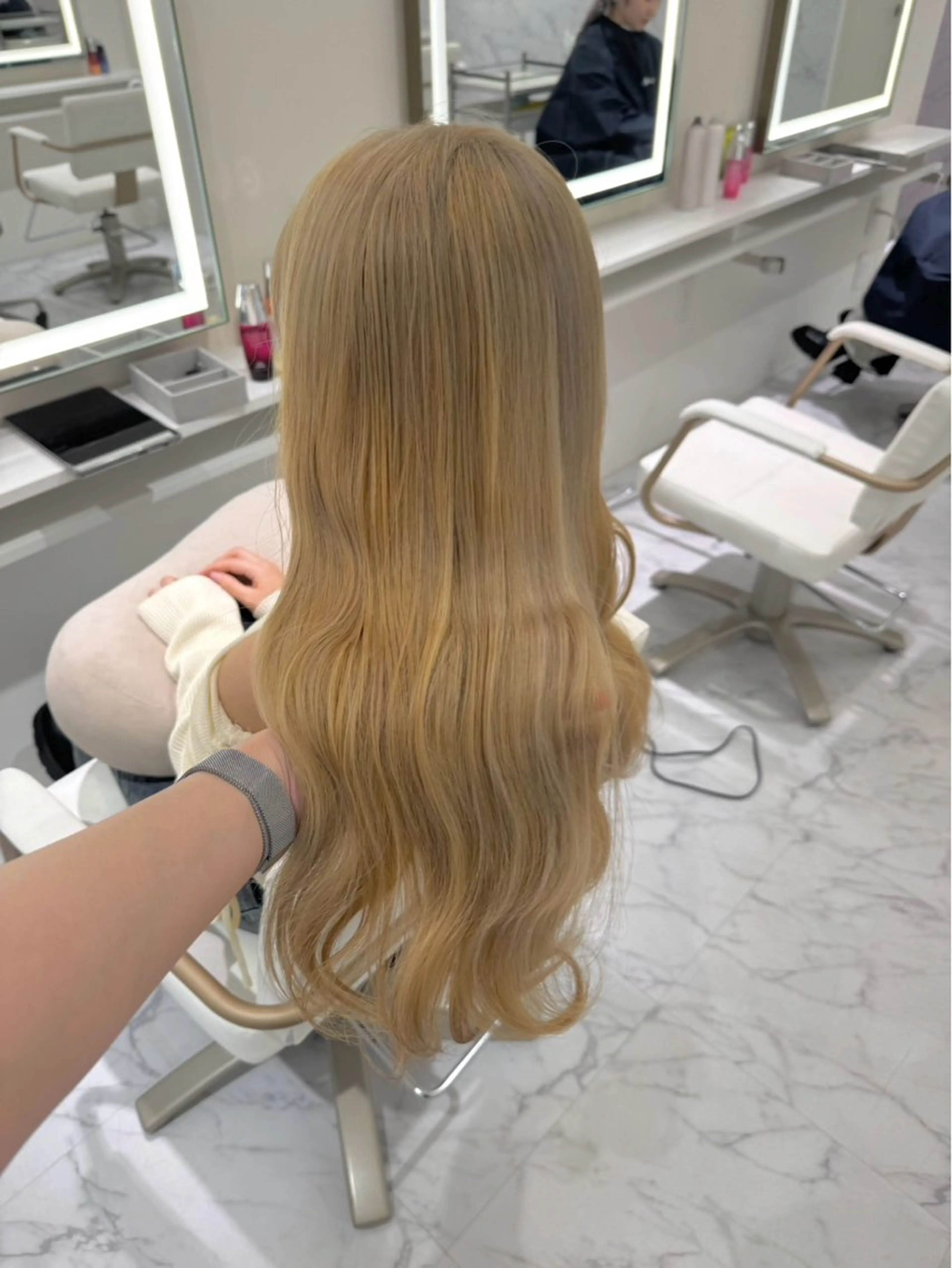 ロング カラー ブリーチ ヘアカラー ParveMix🍀 藤原愛未のヘアスタイル