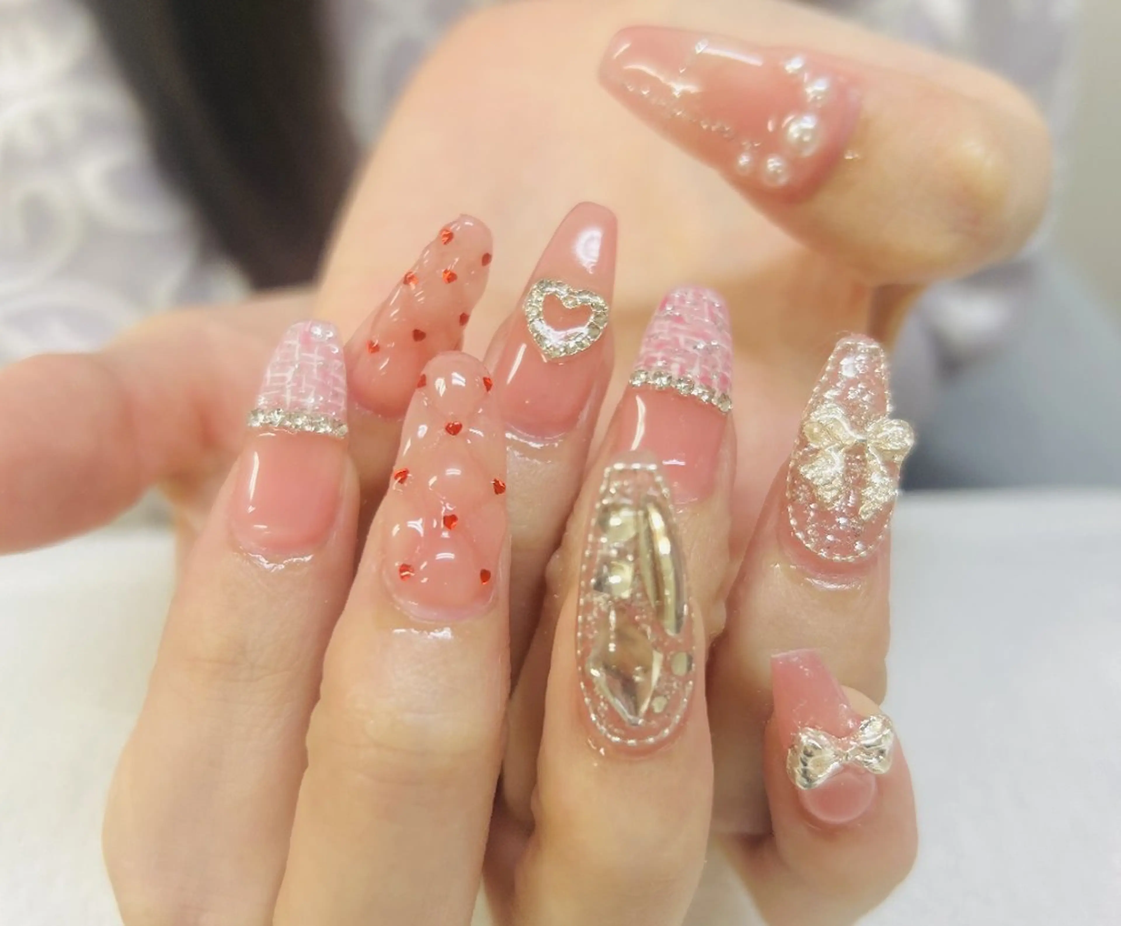 ネイル チークネイル ガーリー キラキラネイル 韓国ネイル 持ち込み ハンドネイル Nail 🌱TSUBASAのネイルデザイン