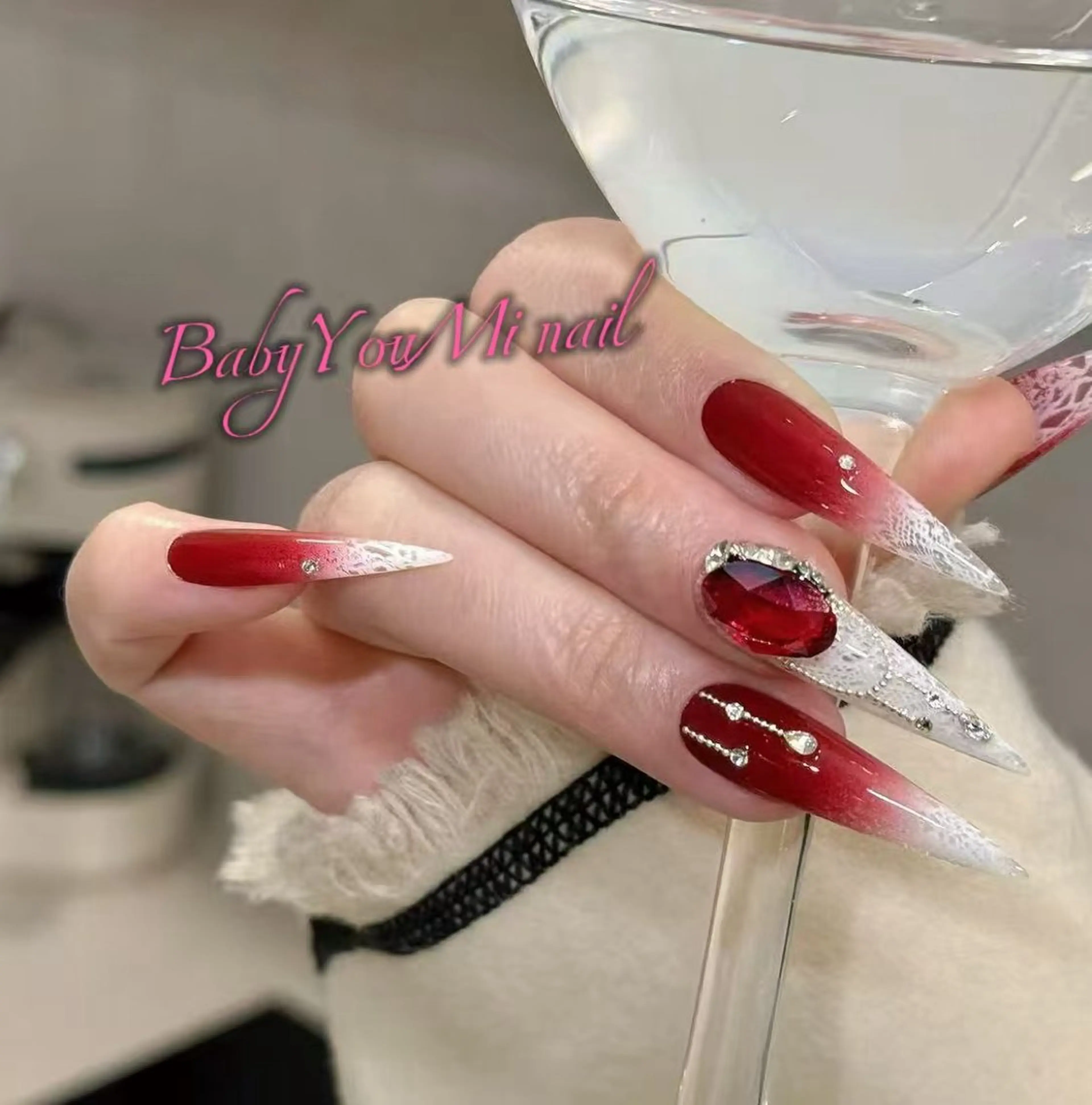 ネイル オーロラネイル フラワーネイル フットネイル フレンチネイル ジェルネイル ハンドネイル BabyYouMi nailのネイルデザイン