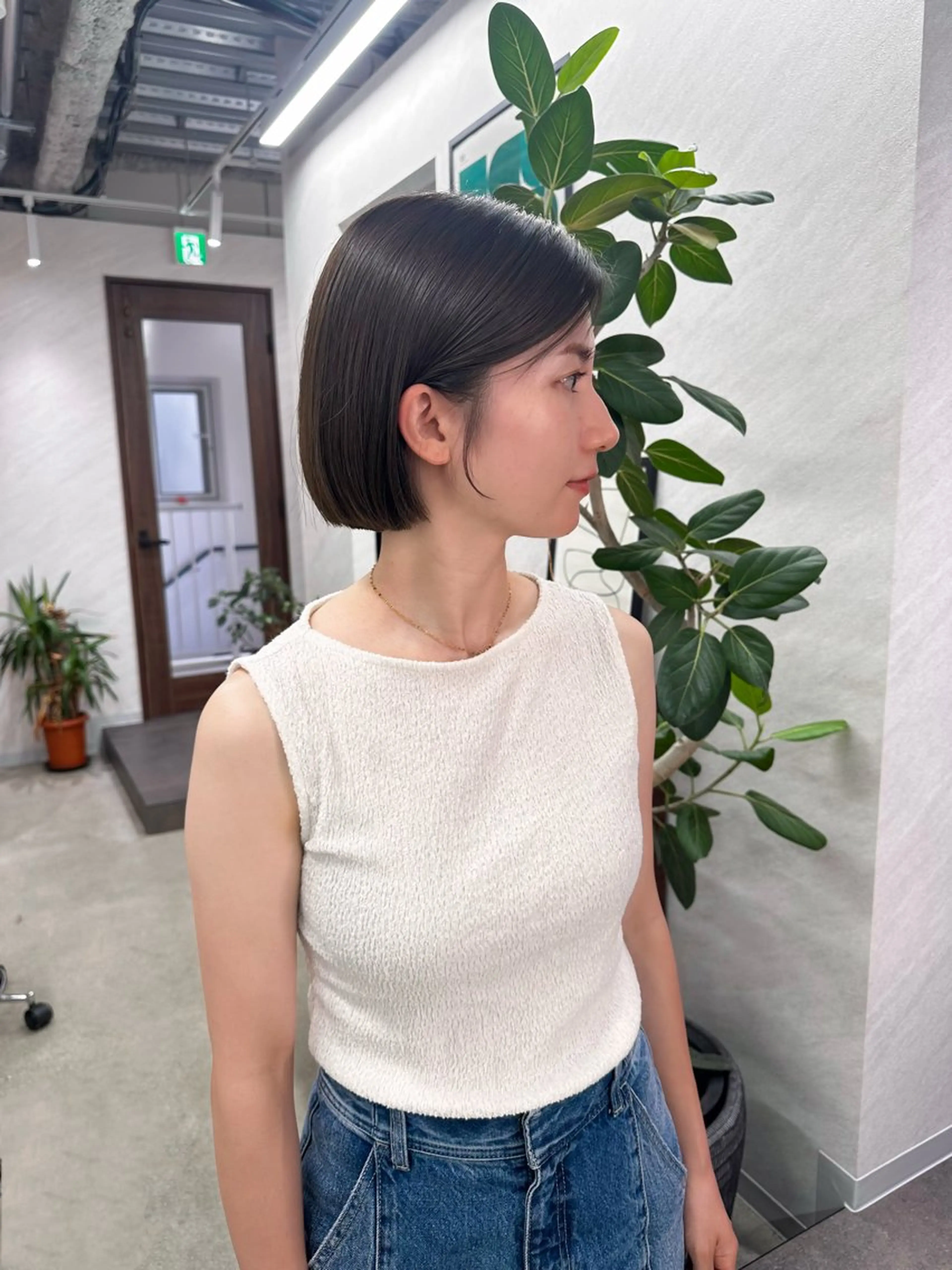 ショート カラー 黒髪 グレージュ ボブ tone/ AKANEのヘアスタイル