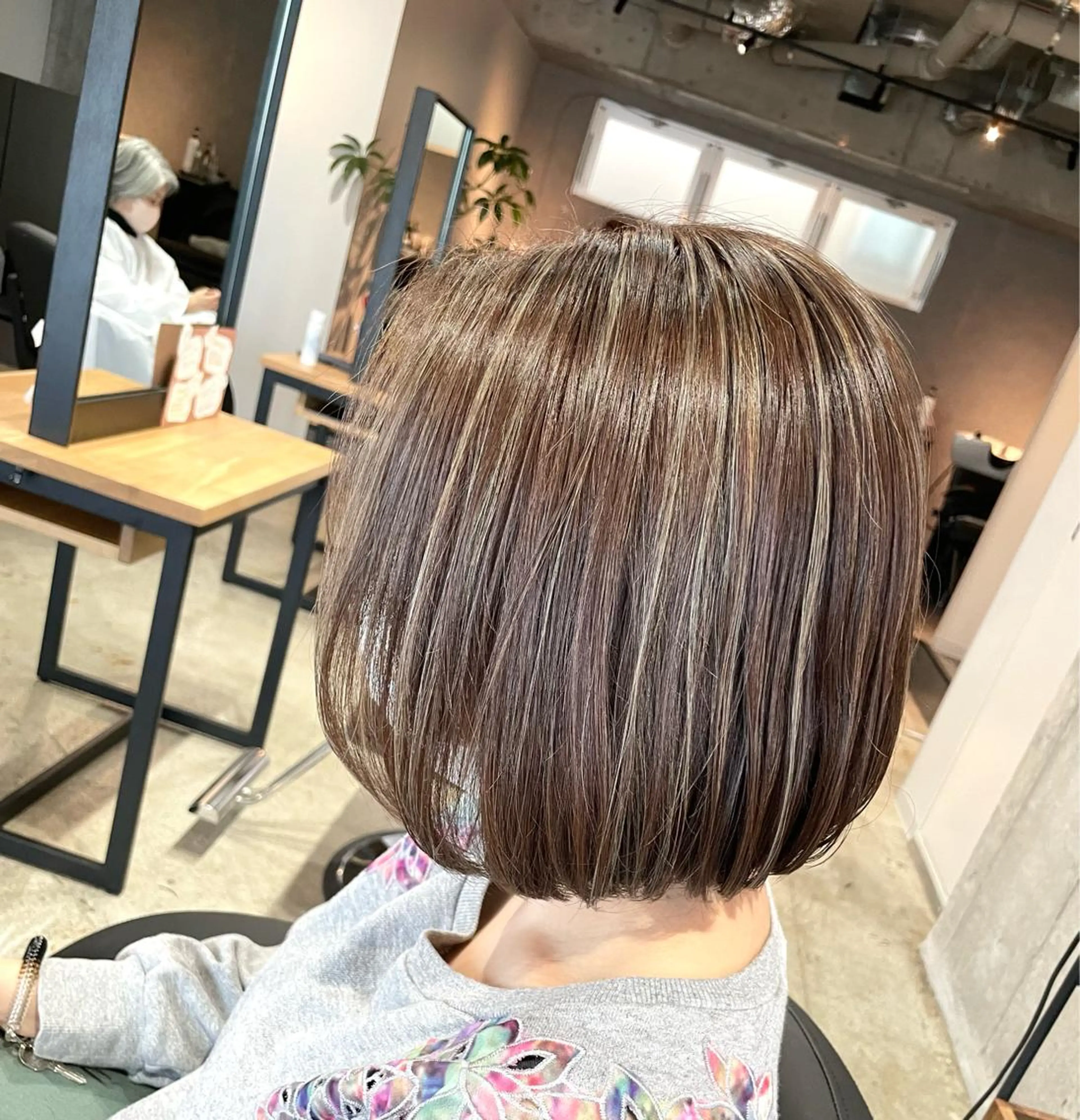 ショート カラー ✨髪質改善/ハイトー ン/艶髪高山のヘアスタイル