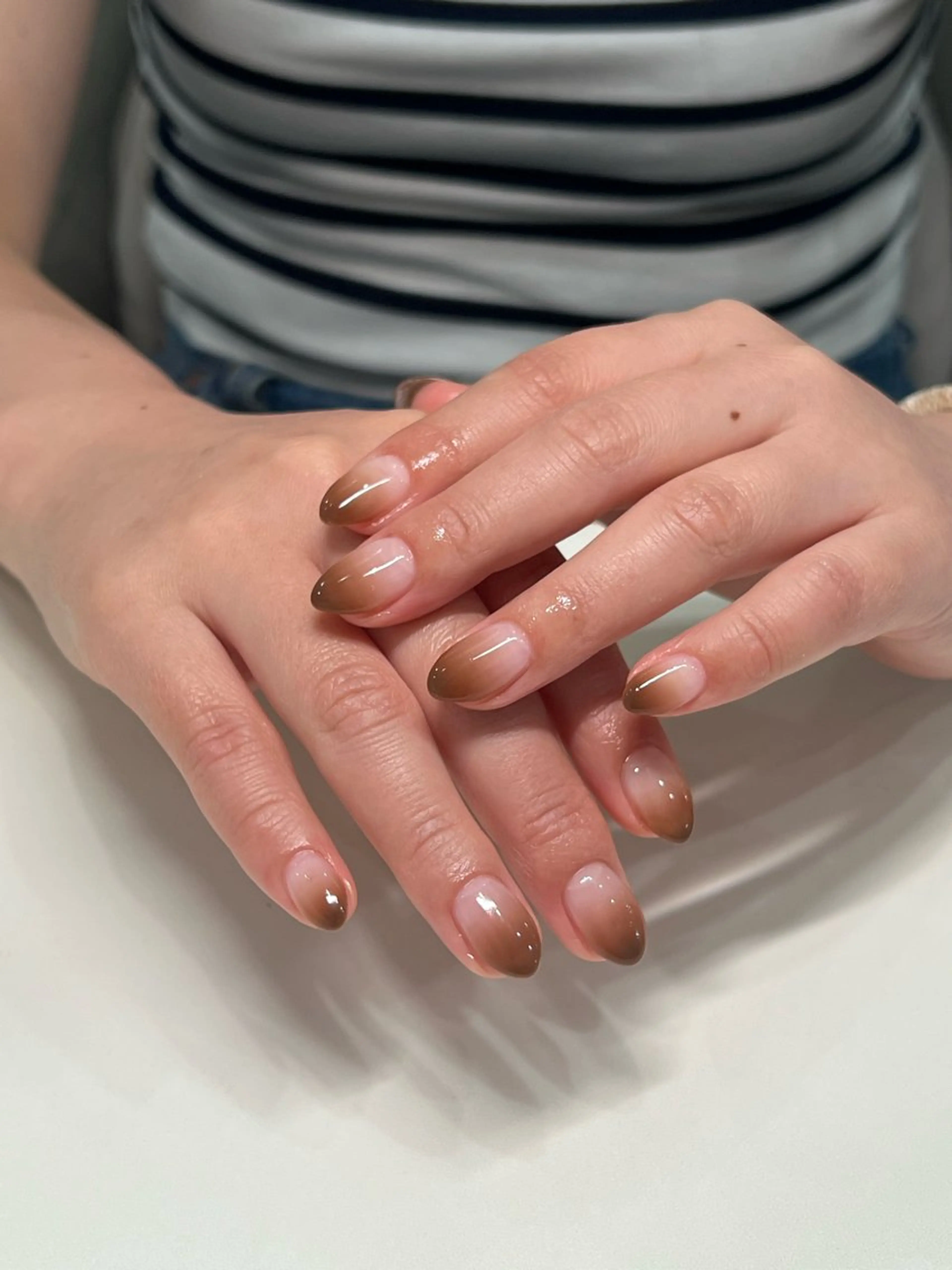 ネイル ハンドネイル ハンドケア SHIORI🐈‍⬛ 韓国⌇ワンホンネイルのネイルデザイン