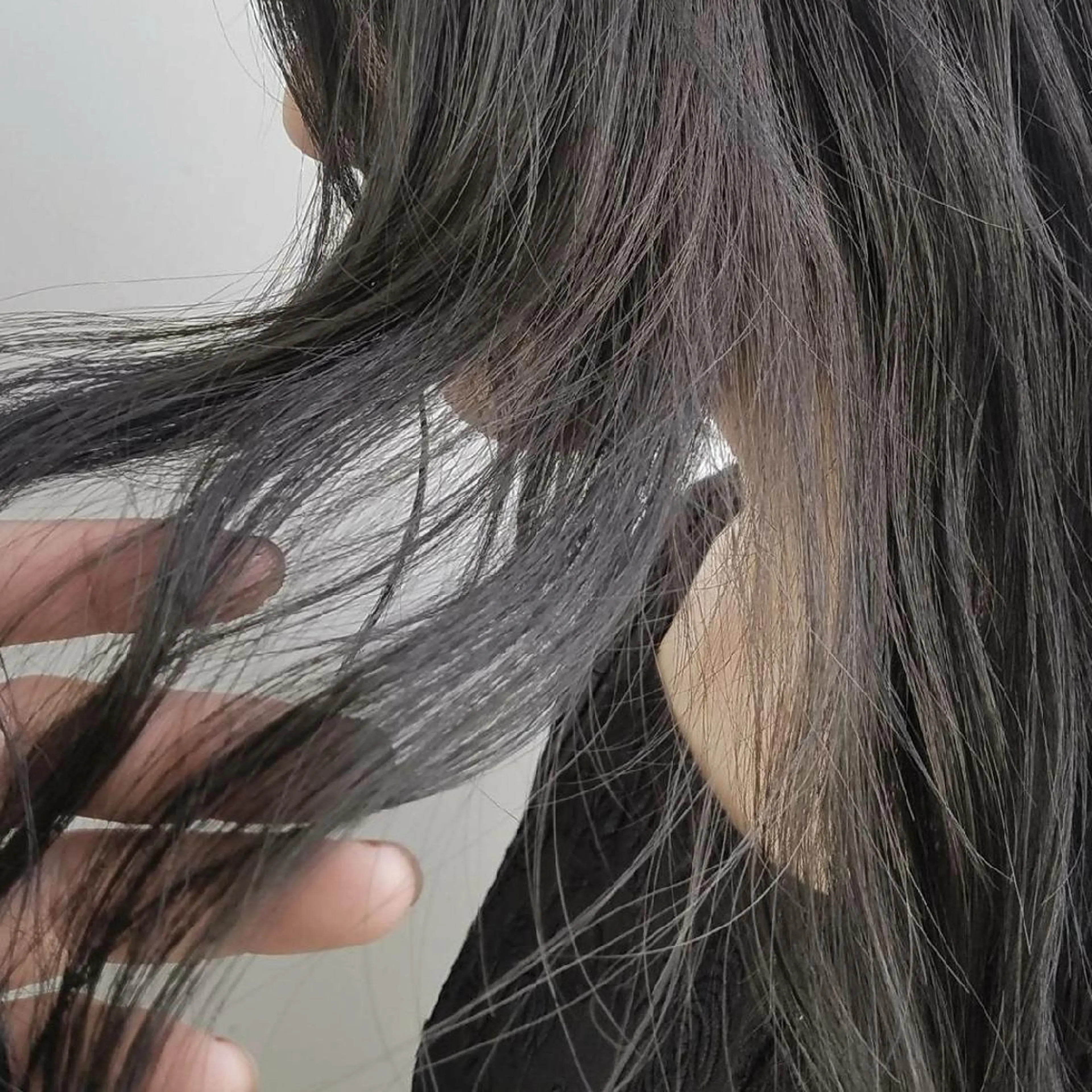 セミロング カラー ネイル ヘアアレンジ パーマ マツエク・マツパ シルバー シルバー iplus まつげ、眉毛、耳つぼのマツエク・マツパデザイン