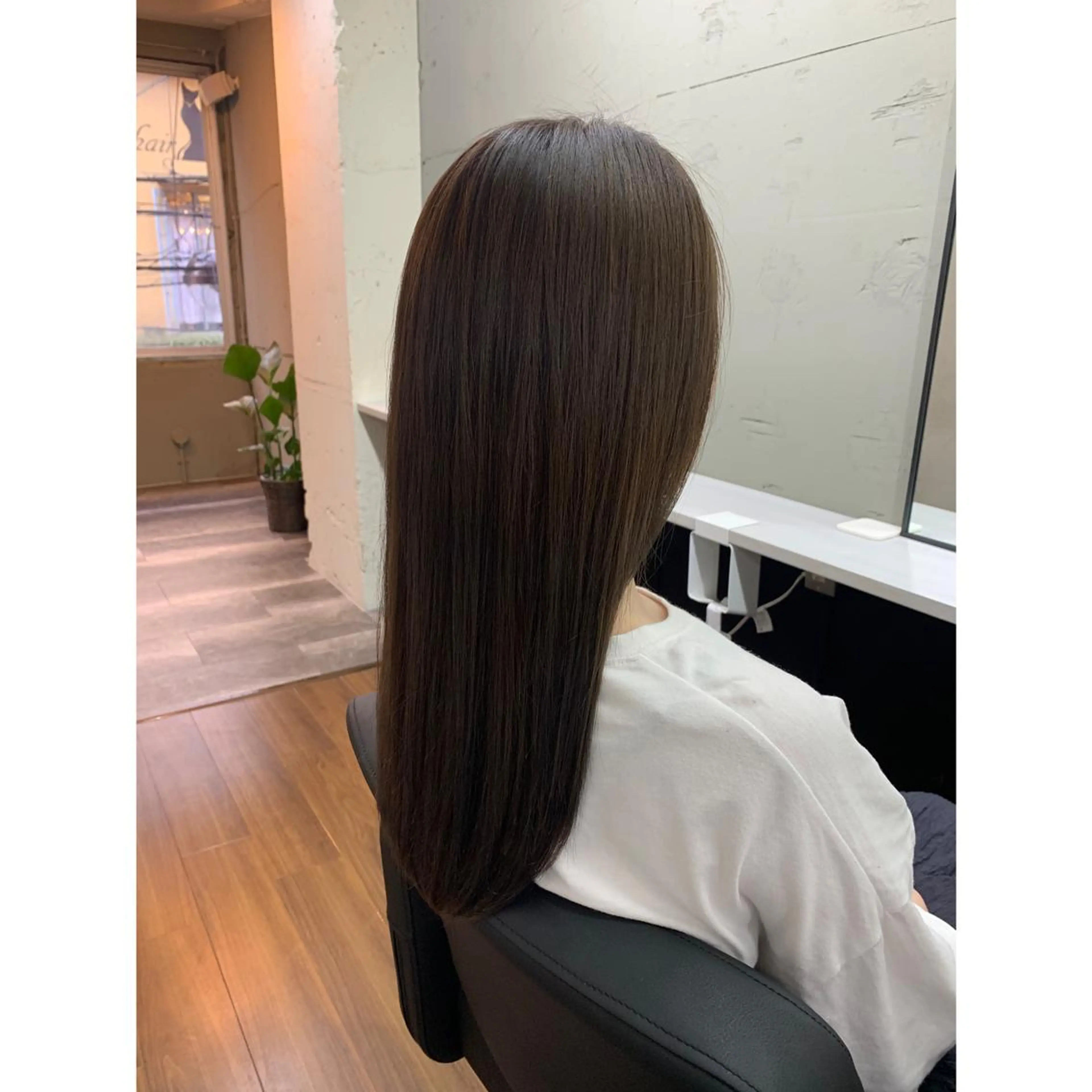 ロング 髪質改善専門　酸性ス トレート　縮毛矯正のヘアスタイル